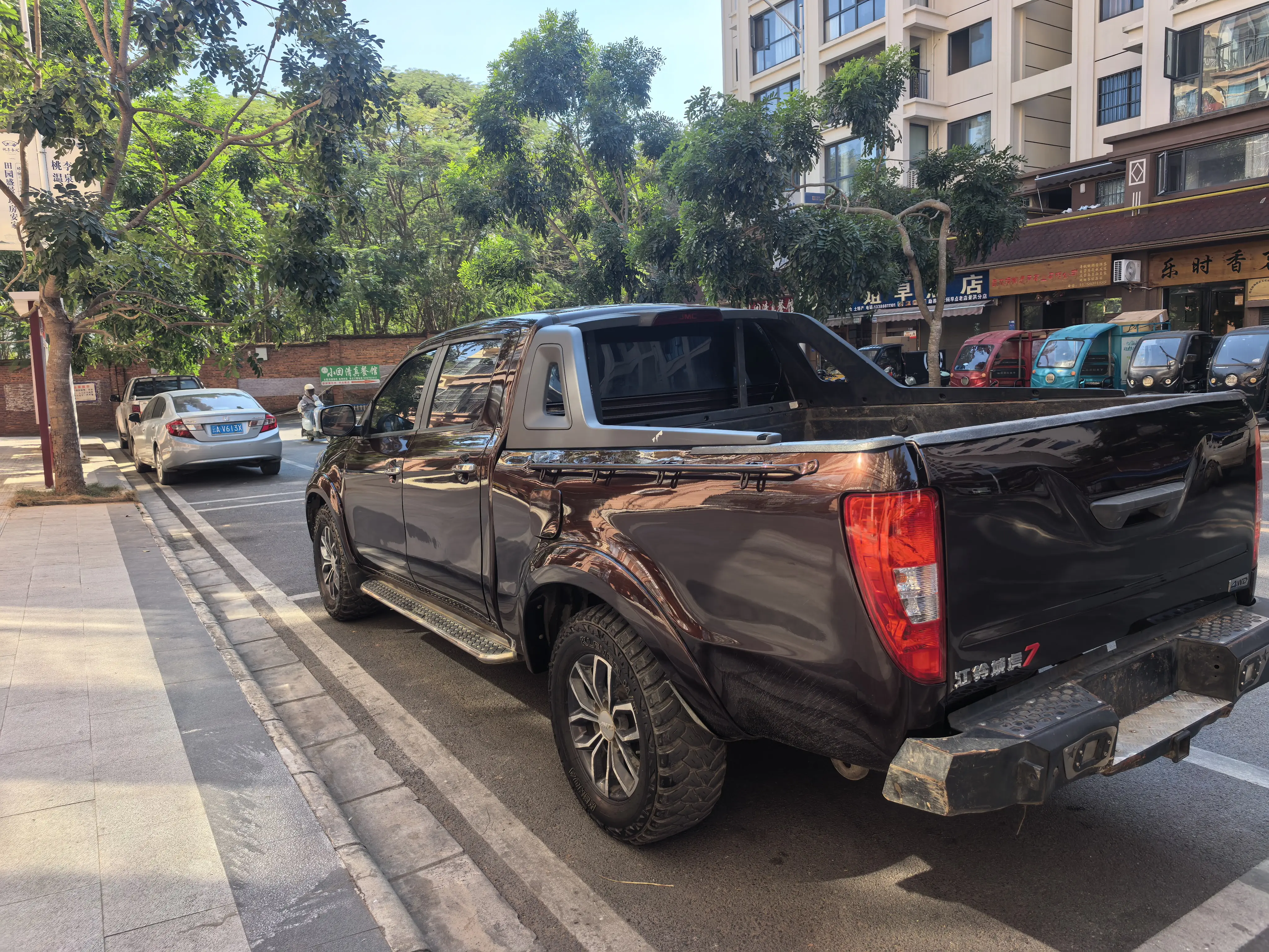 Jiangling Domain Tiger 7  из Китая