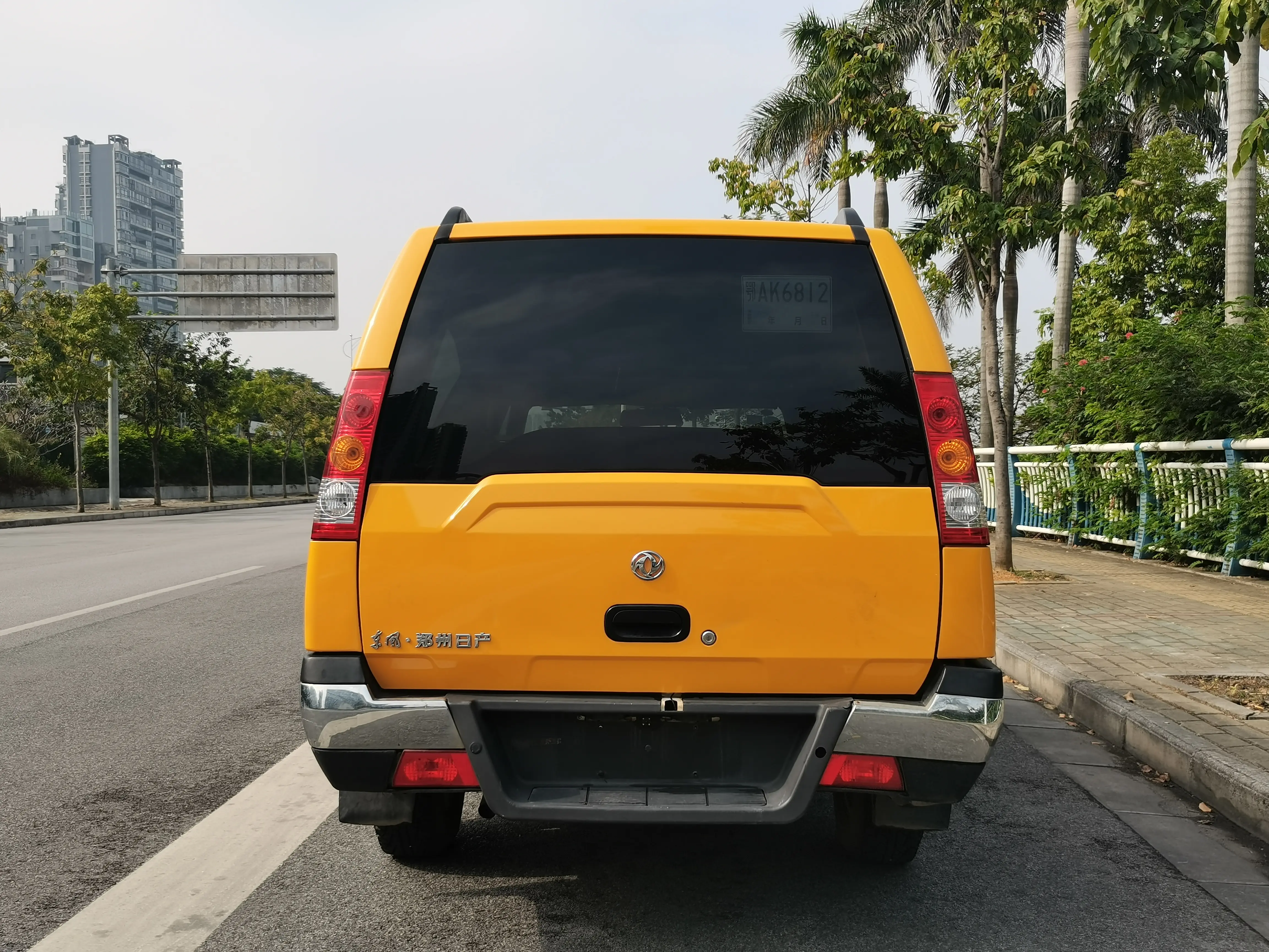 Dongfeng Ruiqi multi-purpose vehicle  из Китая