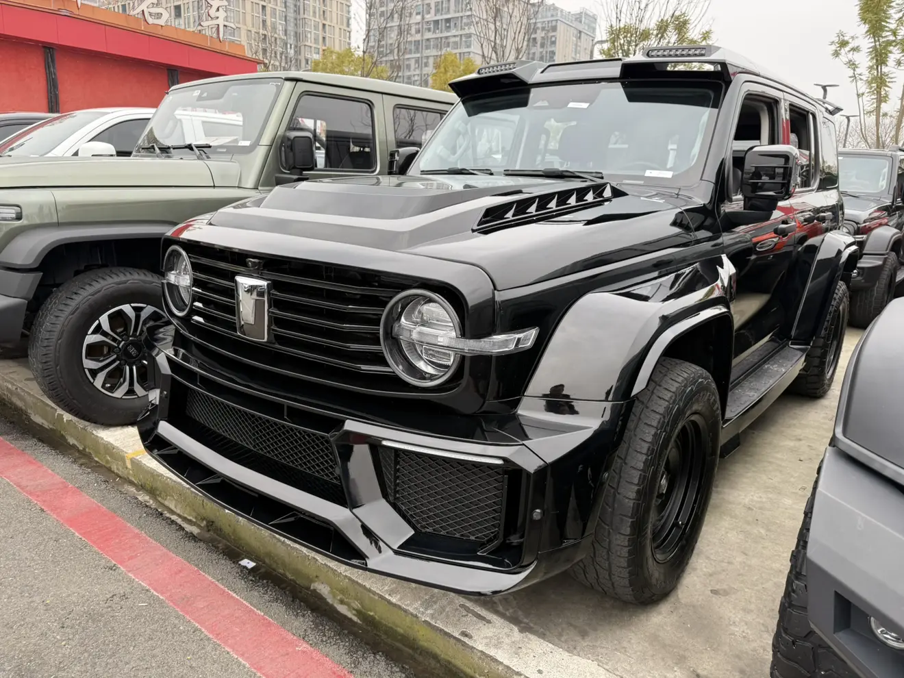 Tank 300  из Китая