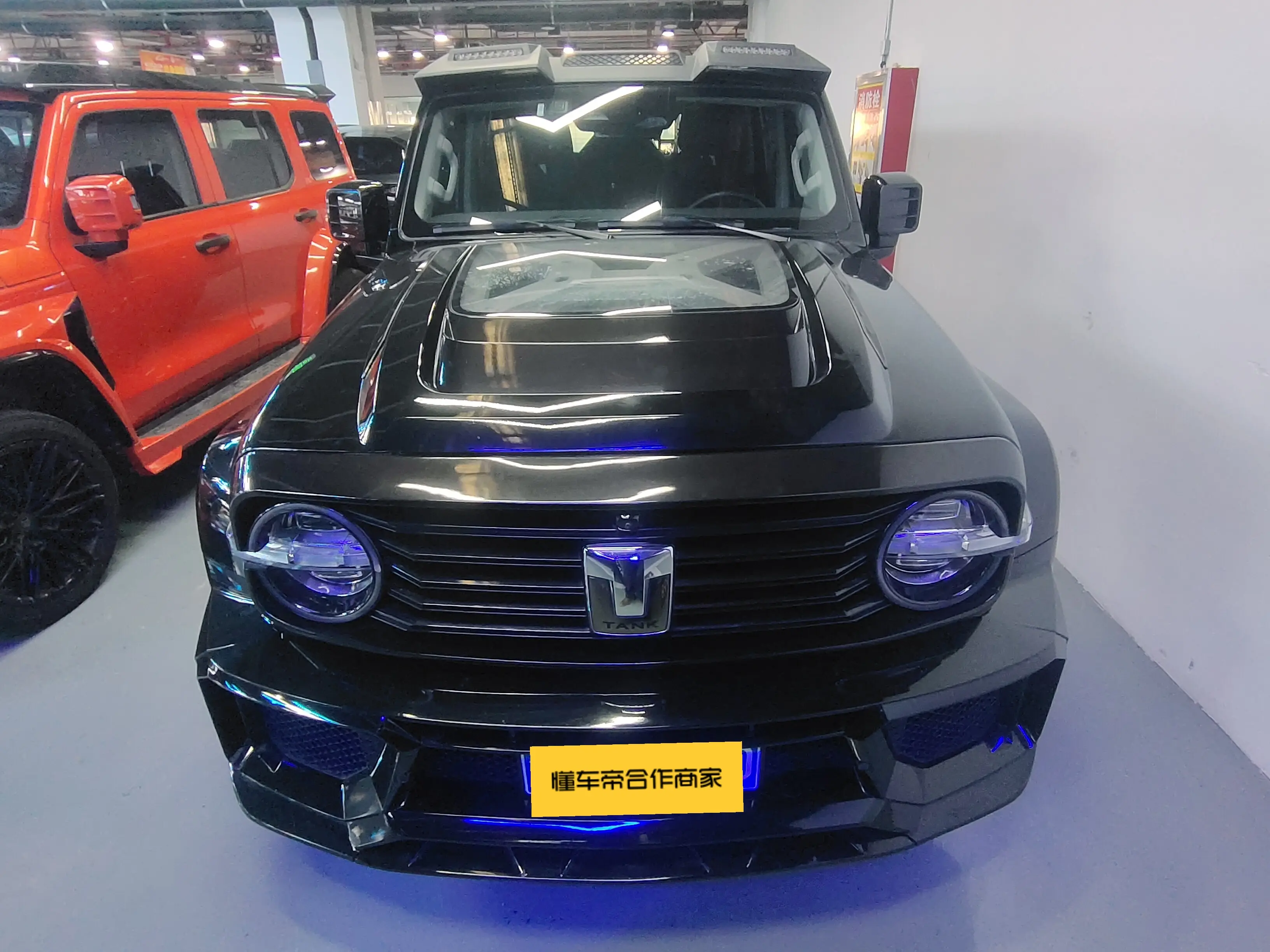 Tank 300  из Китая