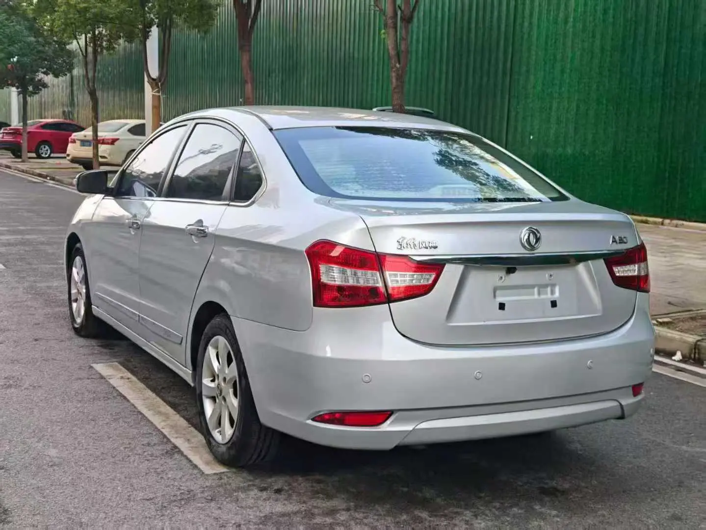 Dongfeng Fengshen A60  из Китая