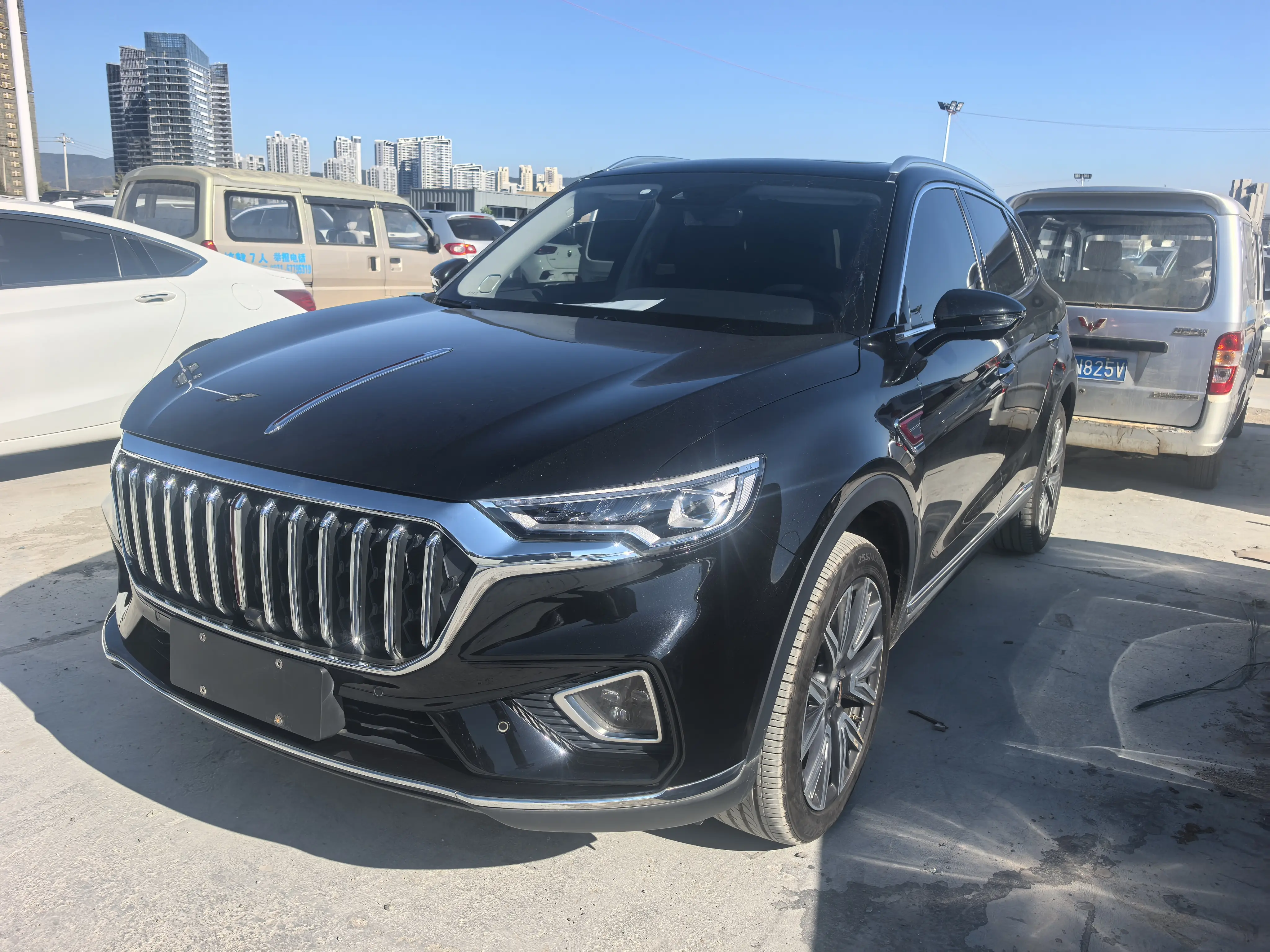 Hongqi HS5  из Китая