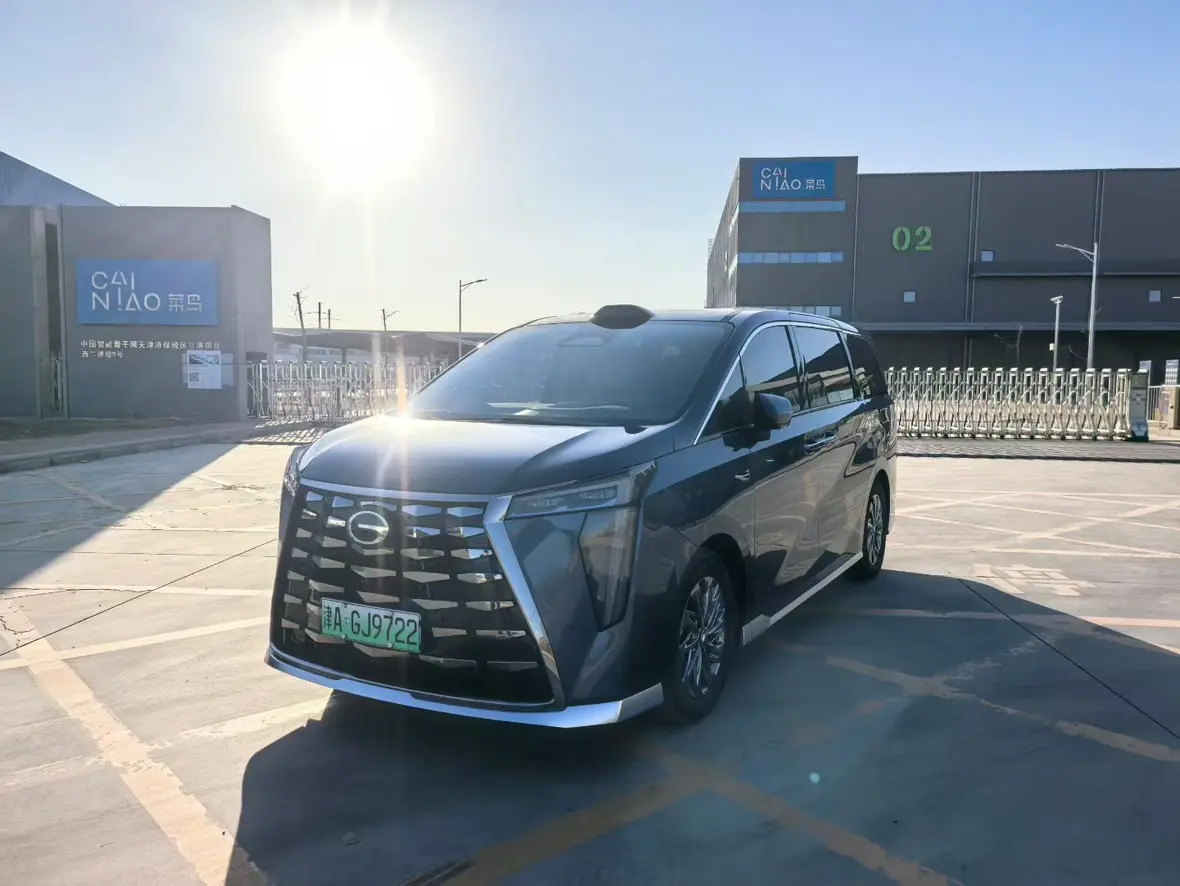 GAC Trumpchi aspires to the M8  из Китая