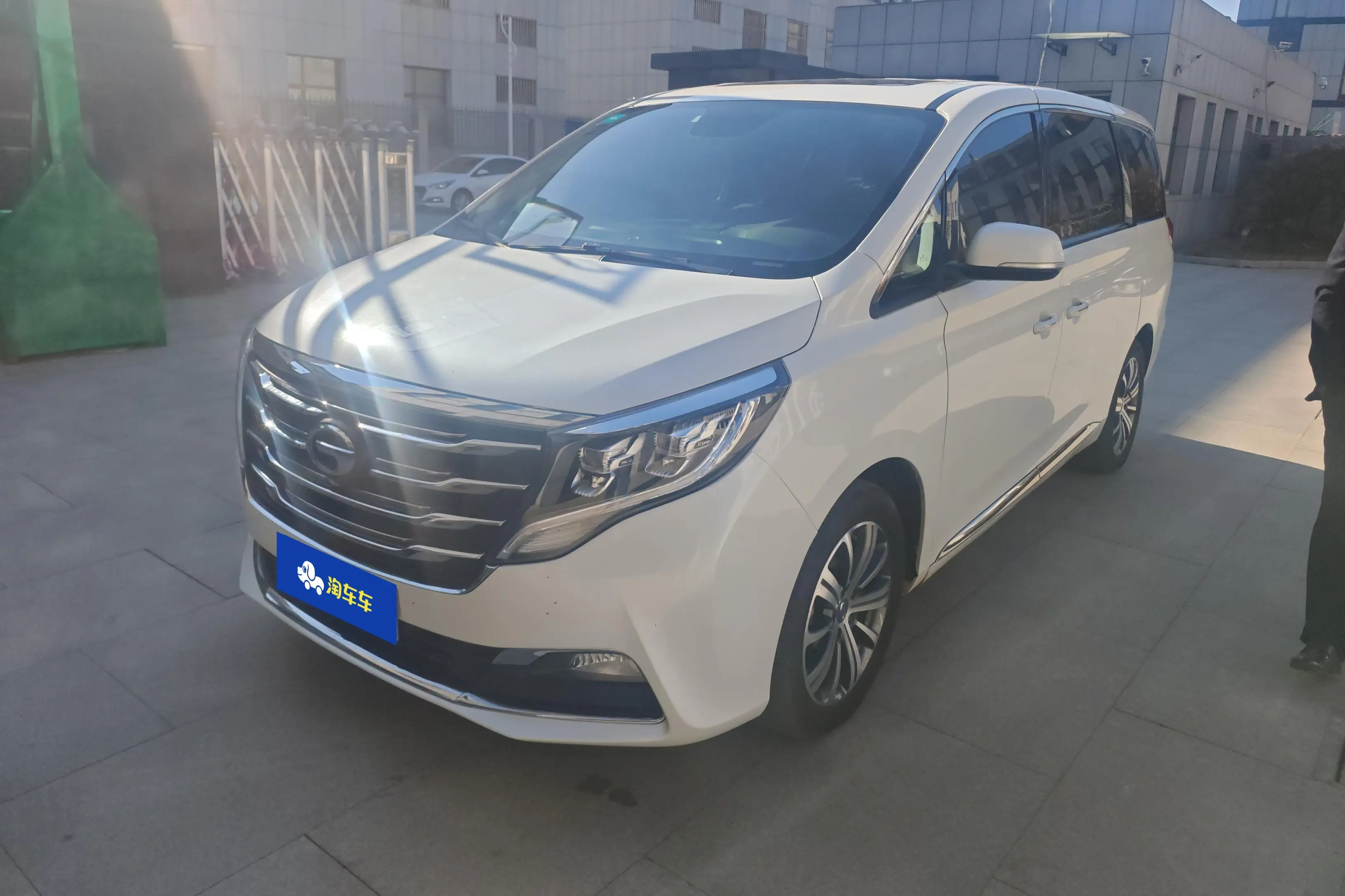 GAC Trumpchi M8  из Китая