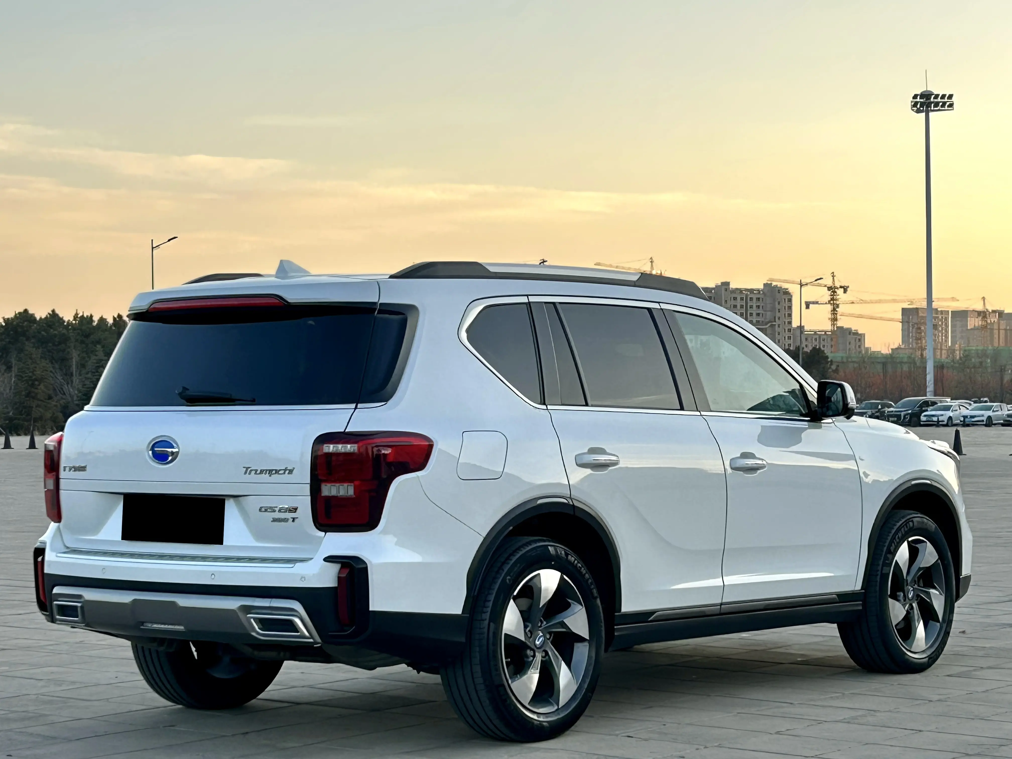 GAC Trumpchi GS8  из Китая