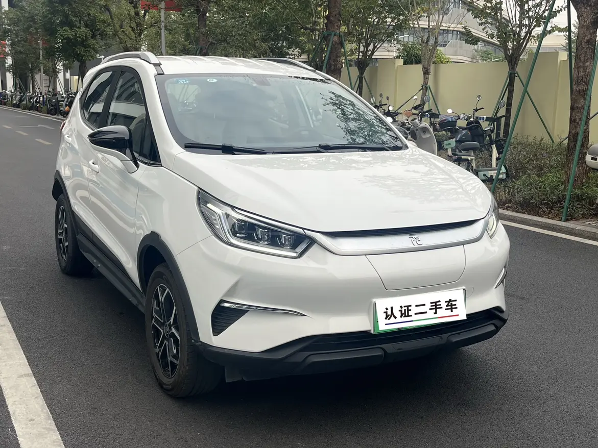 BYD Yuan Pro  из Китая