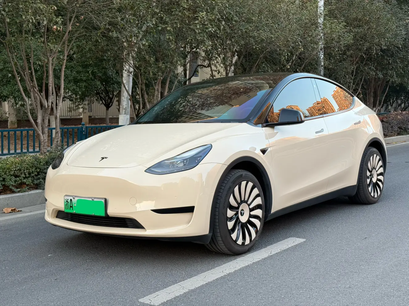 Tesla Model Y  из Китая