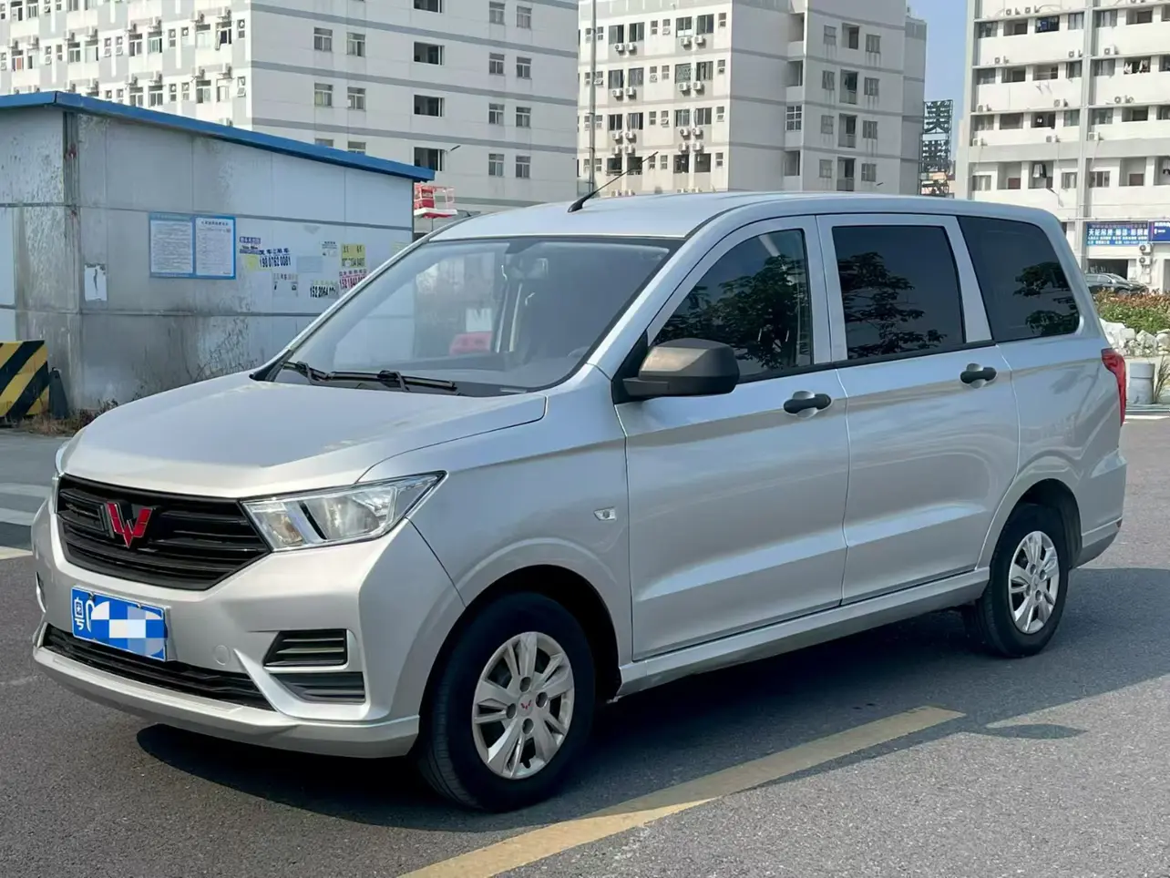 Wuling Hongguang  из Китая