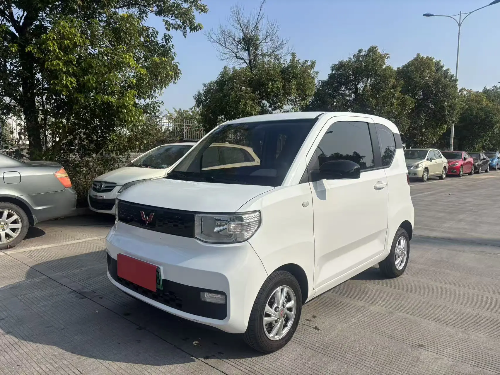Wuling Hongguang MINIEV  из Китая
