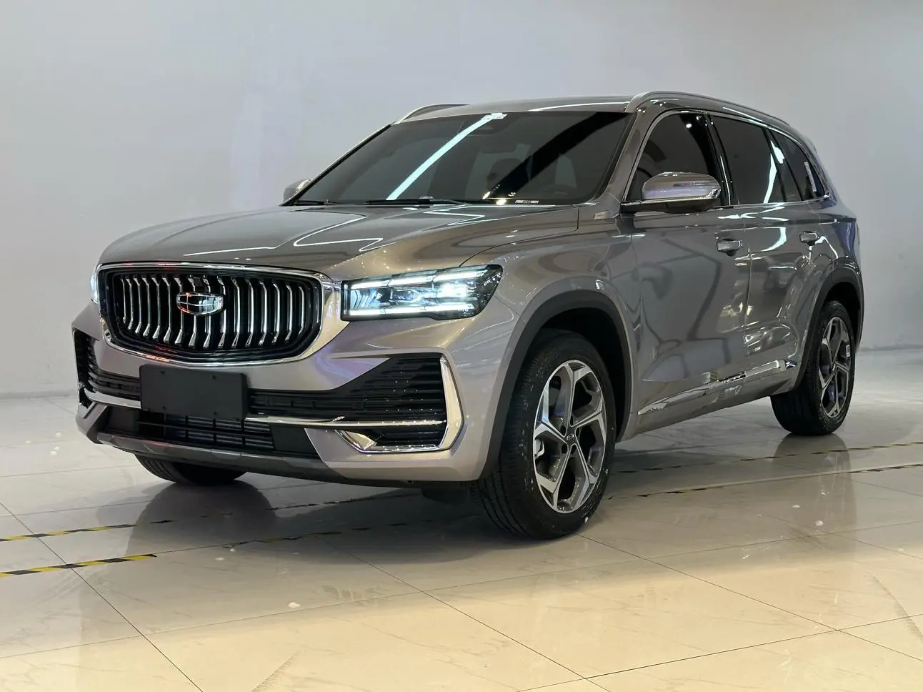 Geely Monjaro (Xingyue L)  из Китая