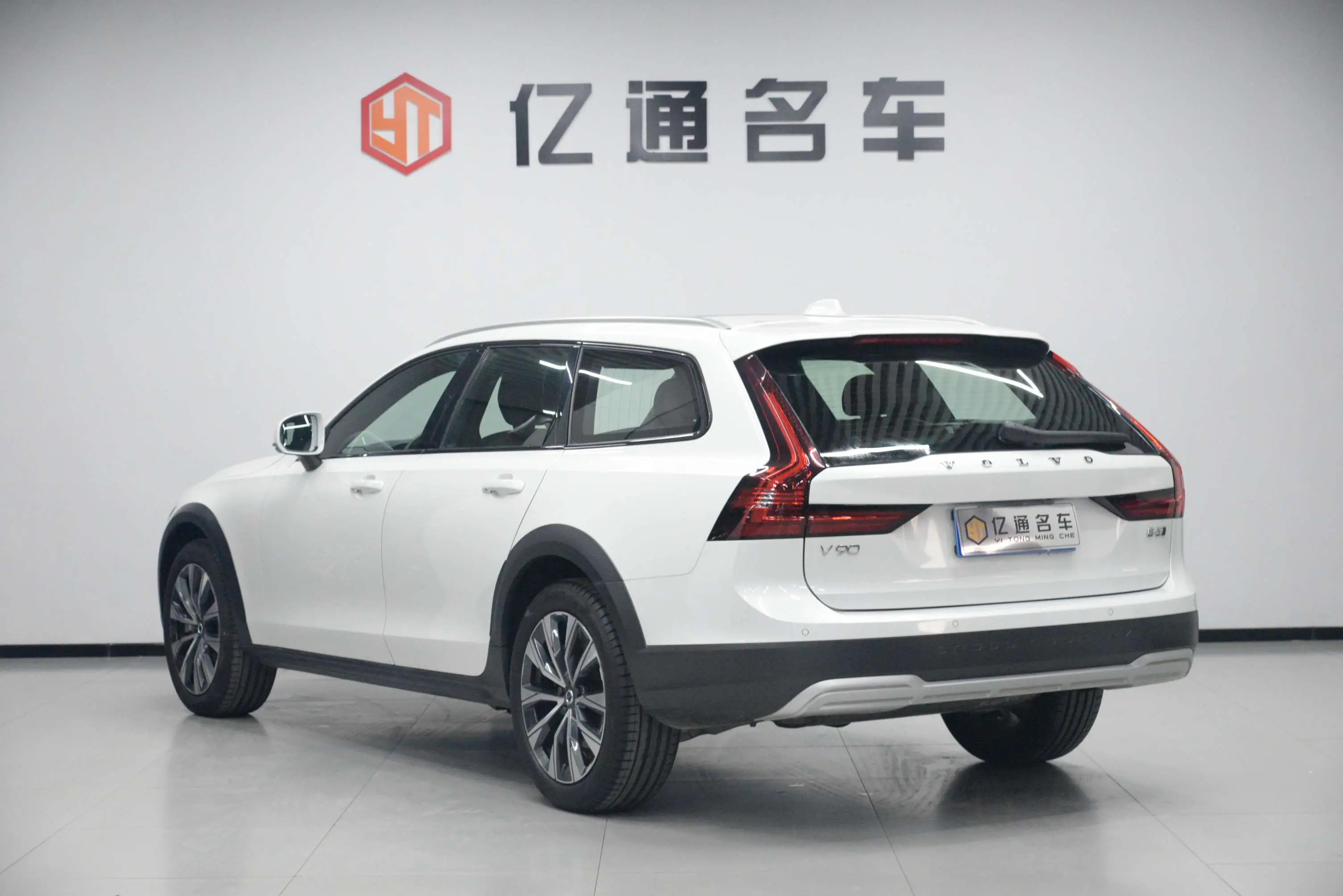 Volvo V90  из Китая