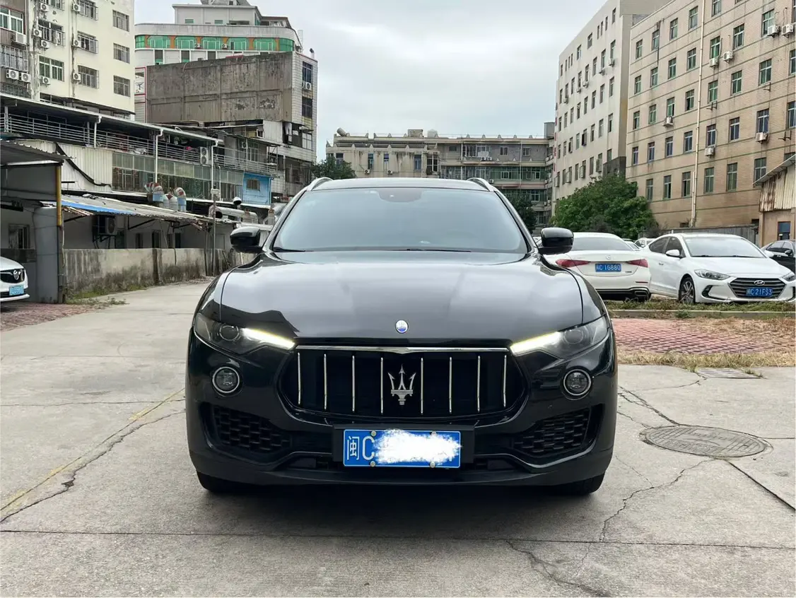 Maserati Levante  из Китая