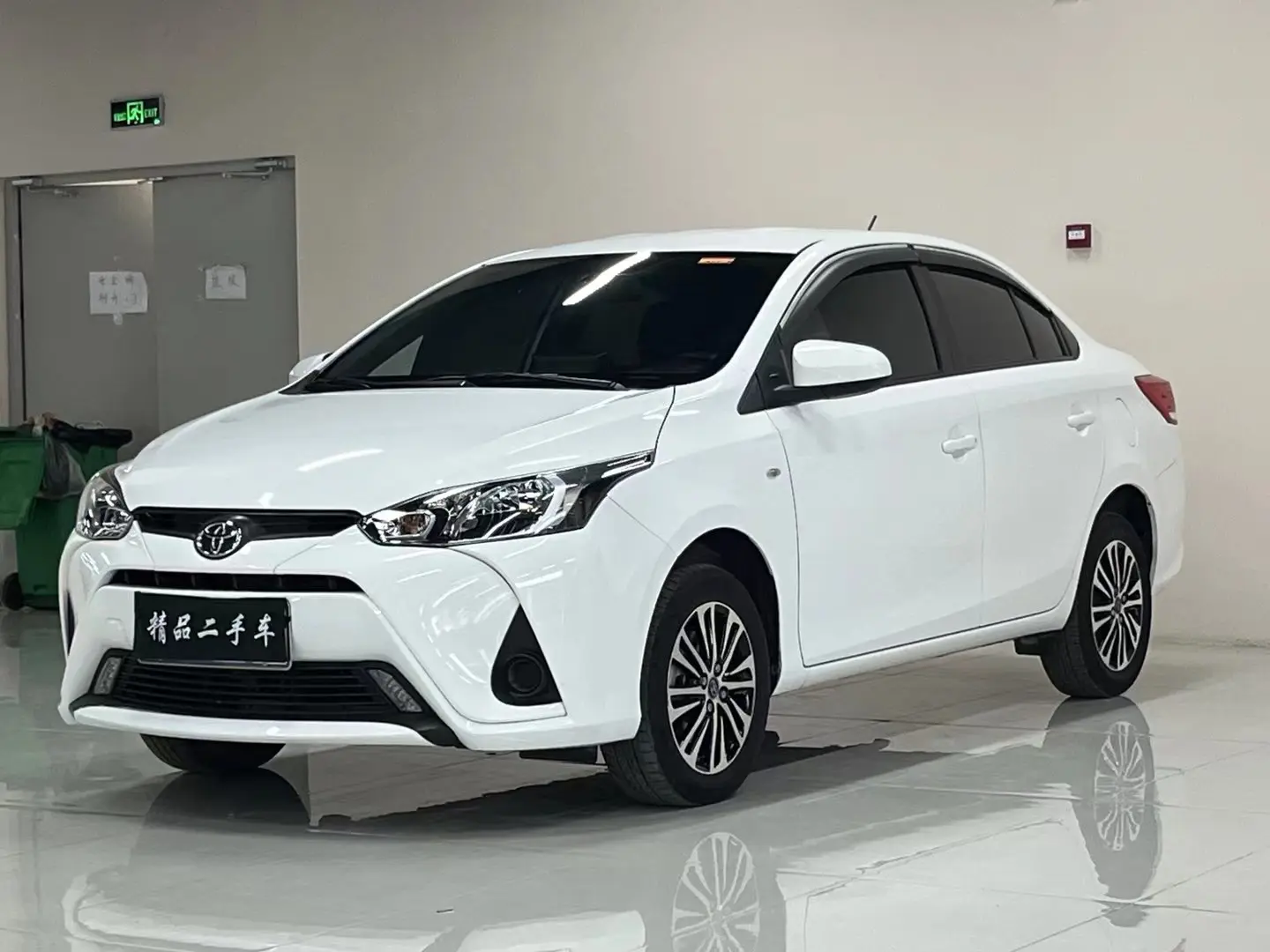 Toyota YARiS L Enjoy  из Китая