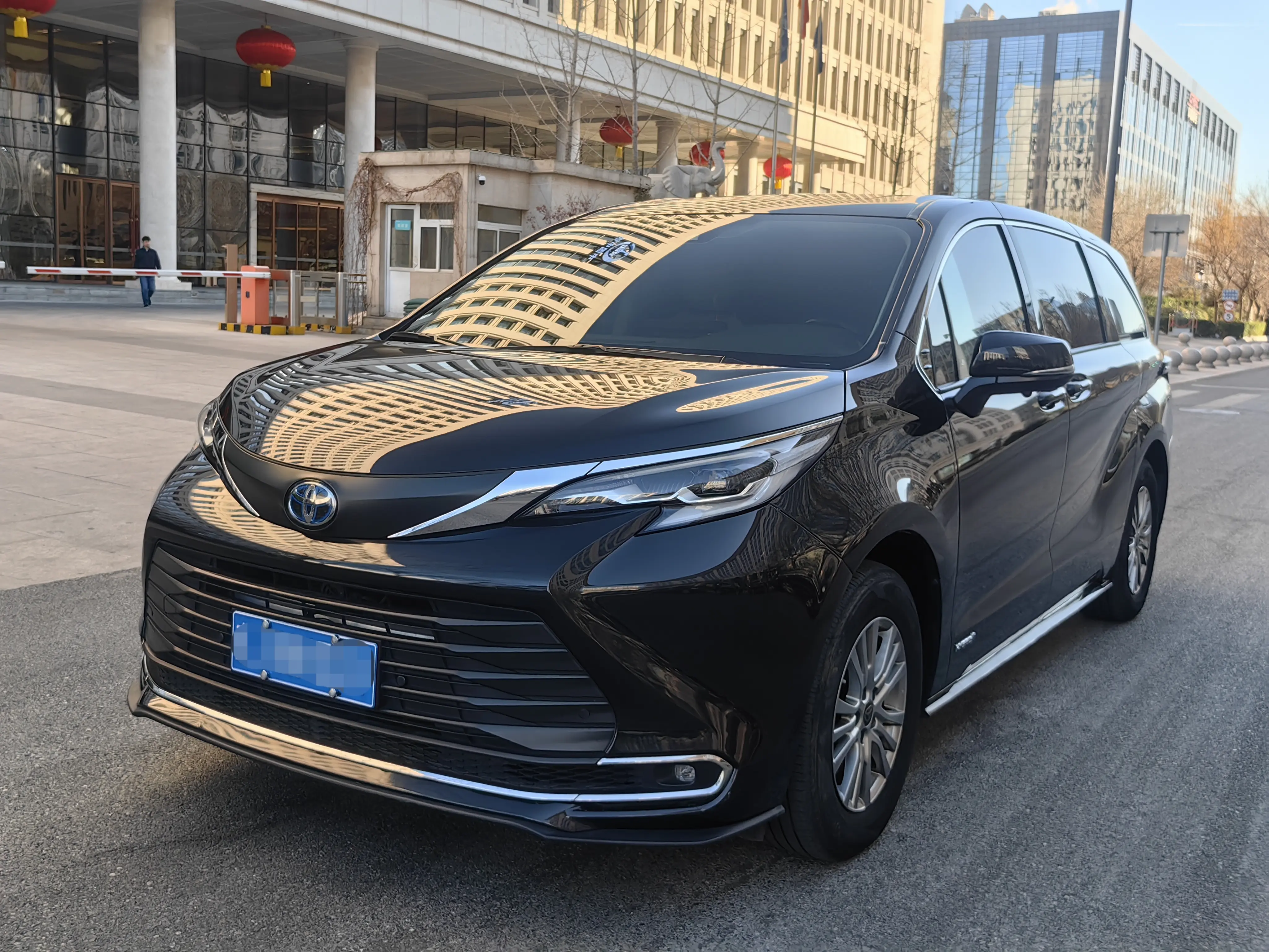 Toyota Sienna  из Китая