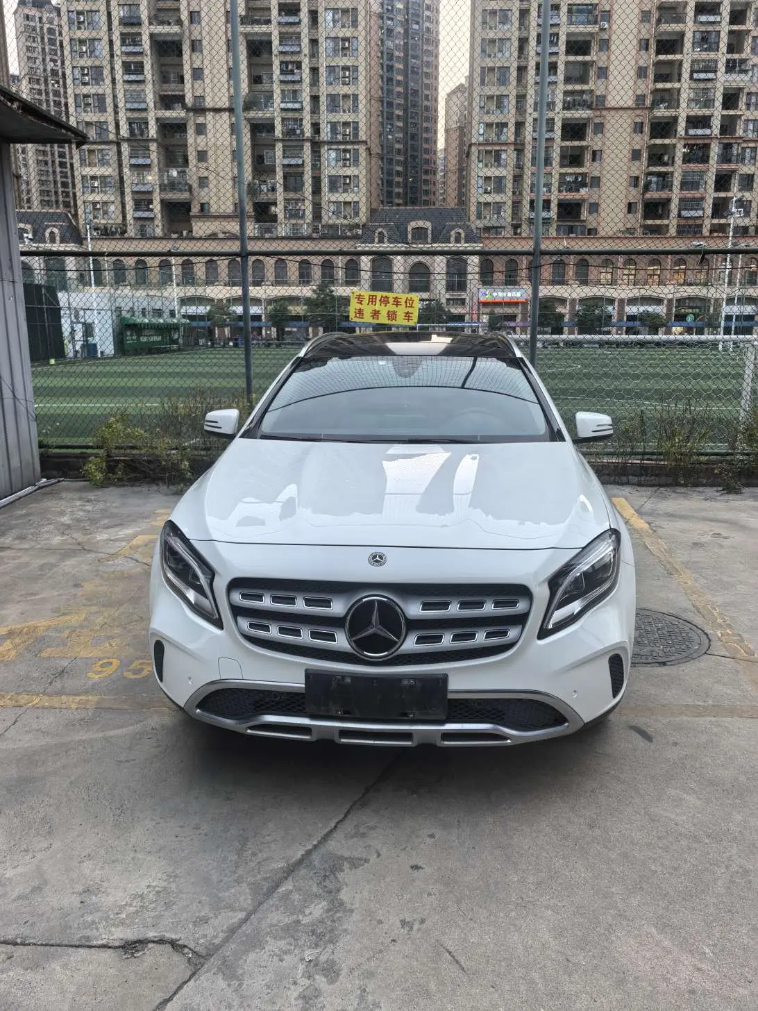 Mercedes-Benz GLA  из Китая