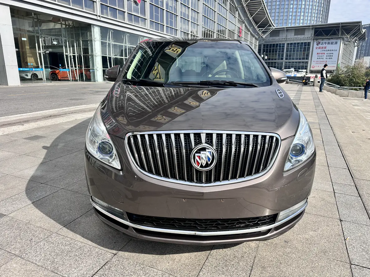 Buick GL8  из Китая