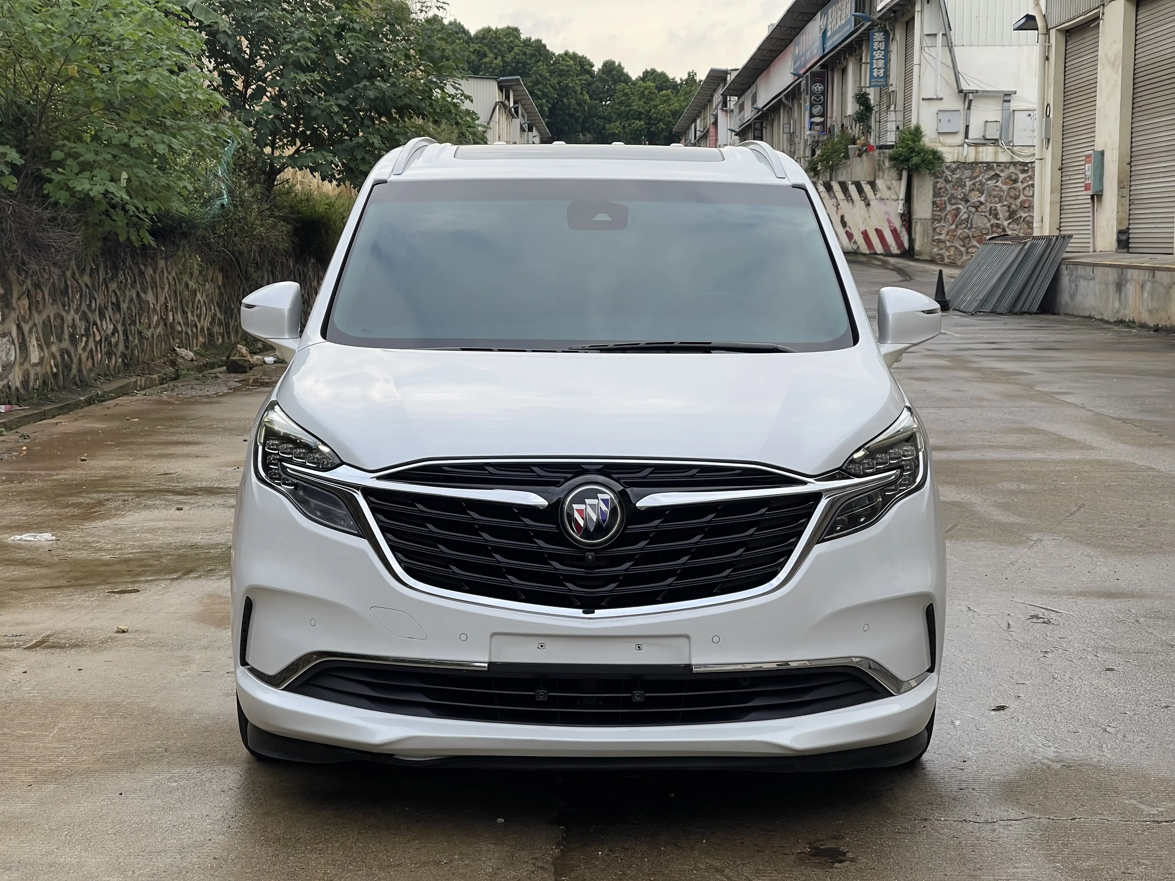 Buick GL8  из Китая