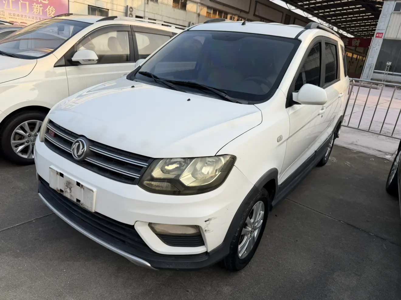 Dongfeng Fengon 370  из Китая