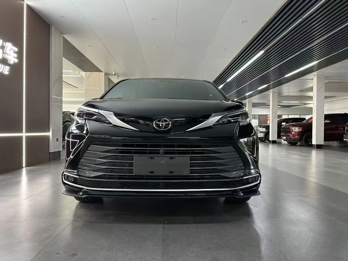Toyota Sienna  из Китая