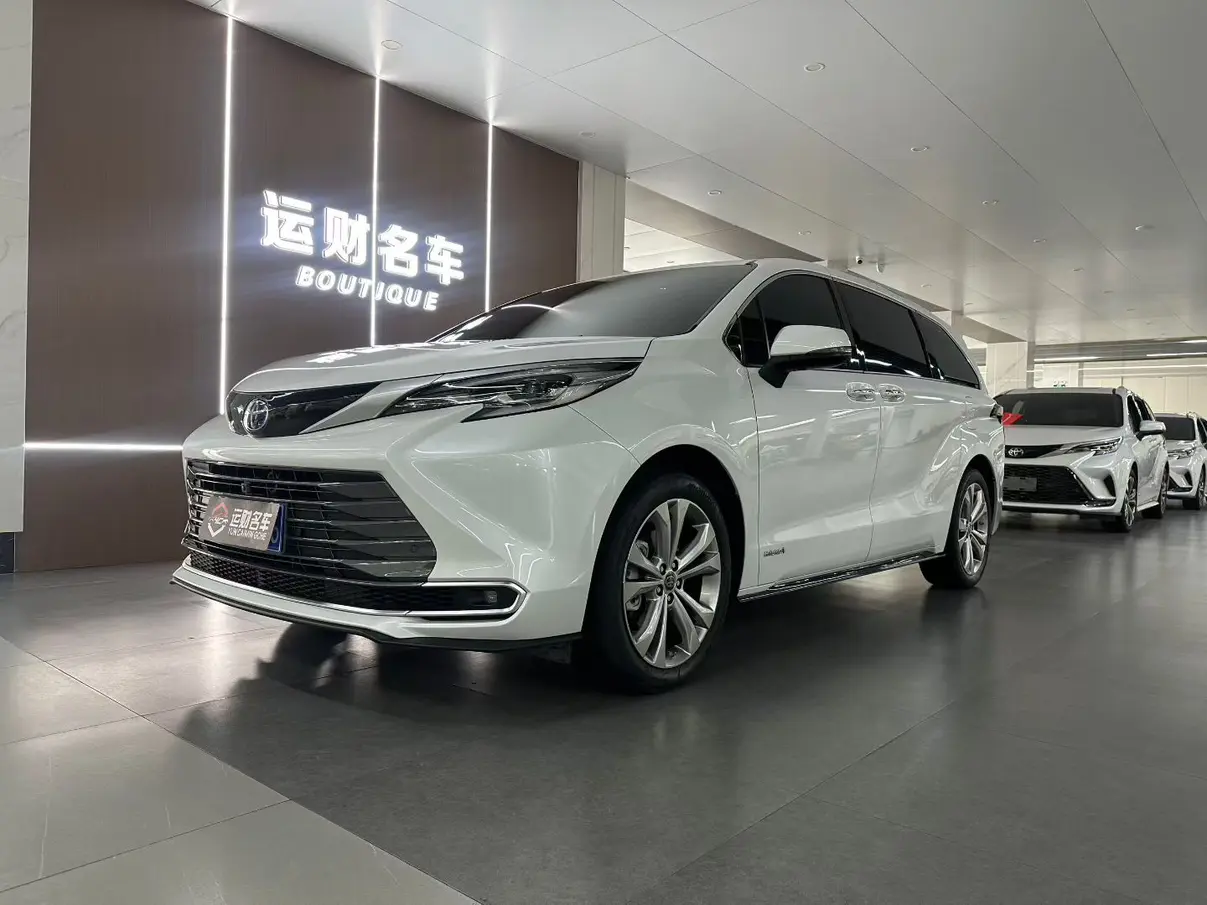 Toyota Sienna  из Китая