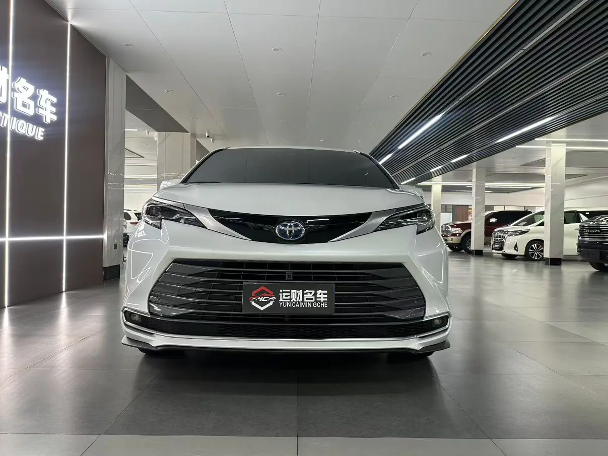 Toyota Sienna  из Китая