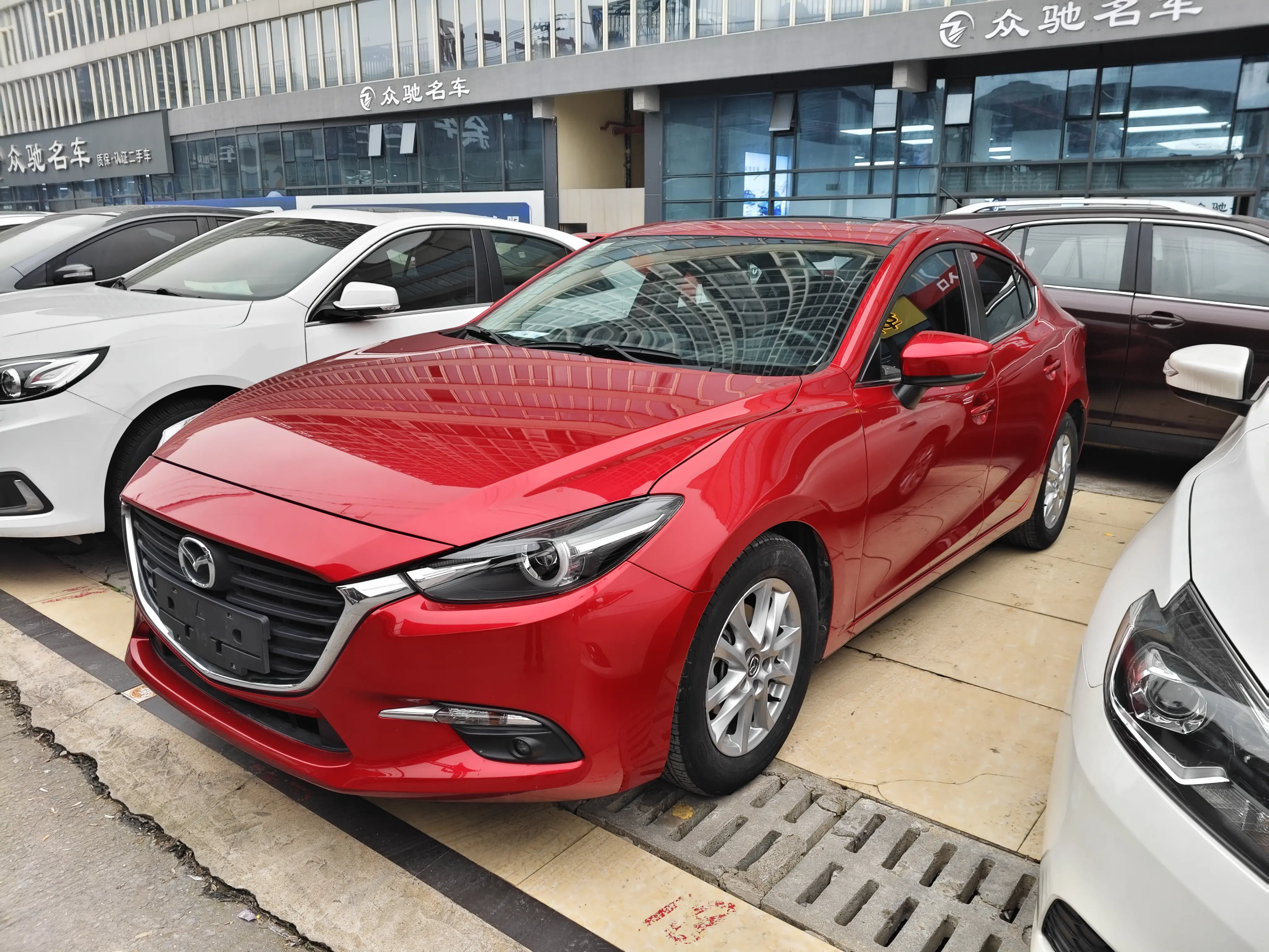 Mazda Axela (Mazda3)  из Китая
