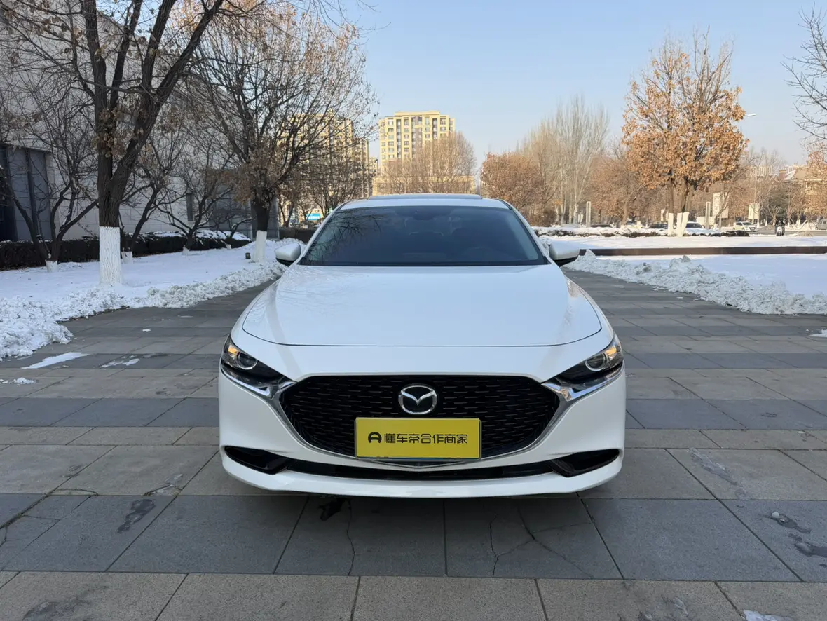 Mazda Axela (Mazda3)  из Китая
