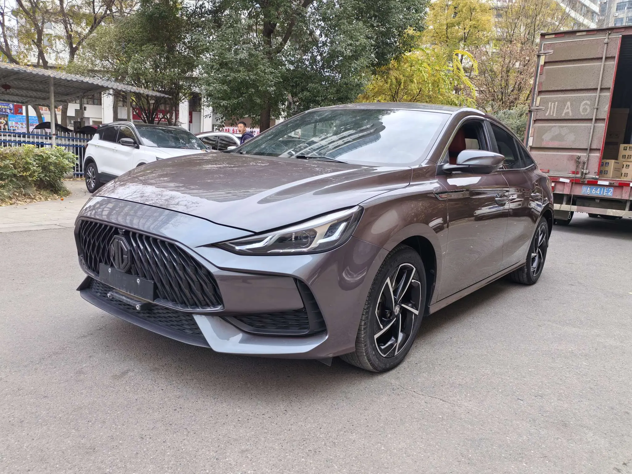 MG 5  из Китая