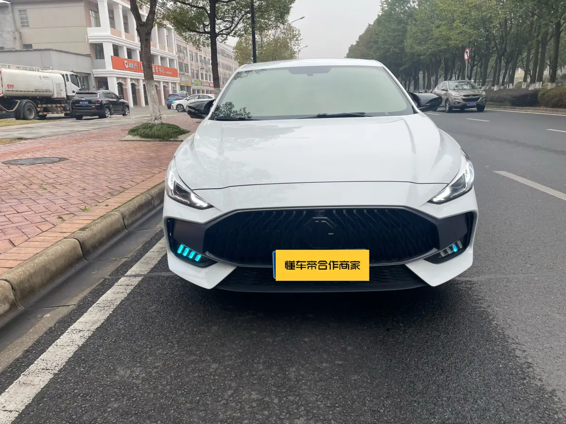 MG 5  из Китая