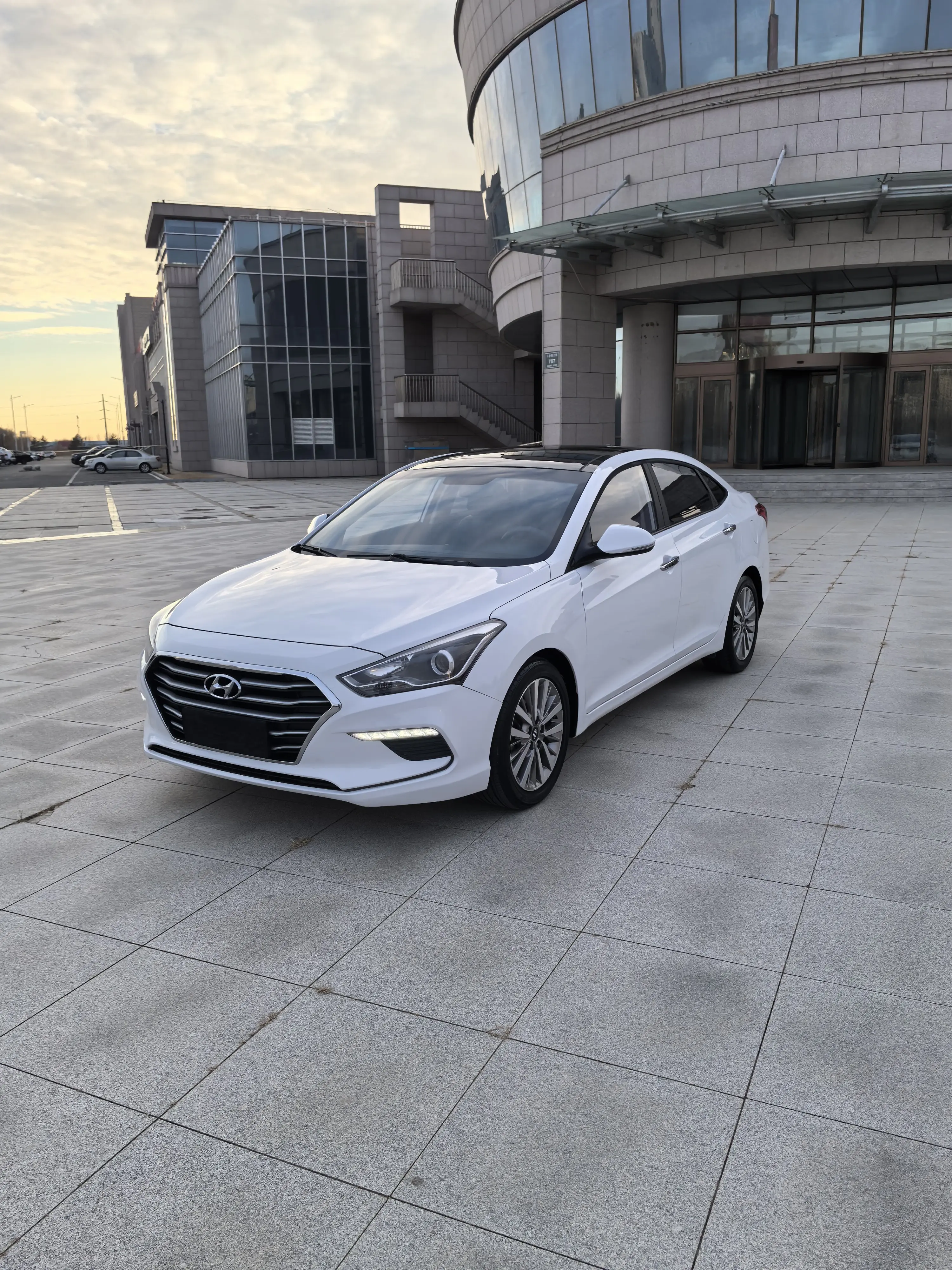 Hyundai Famous pictures  из Китая