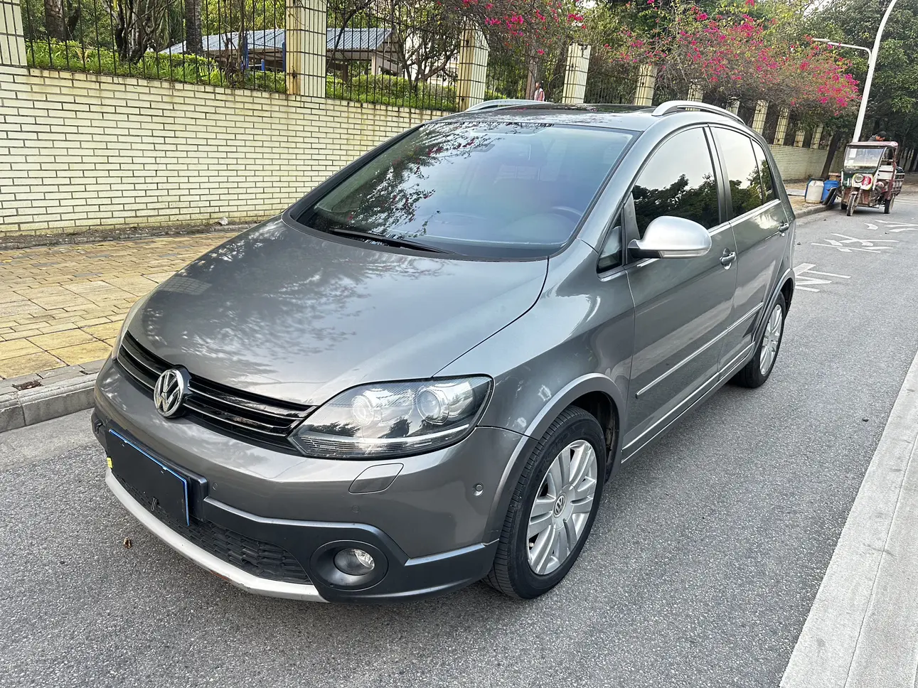 Volkswagen Golf  из Китая