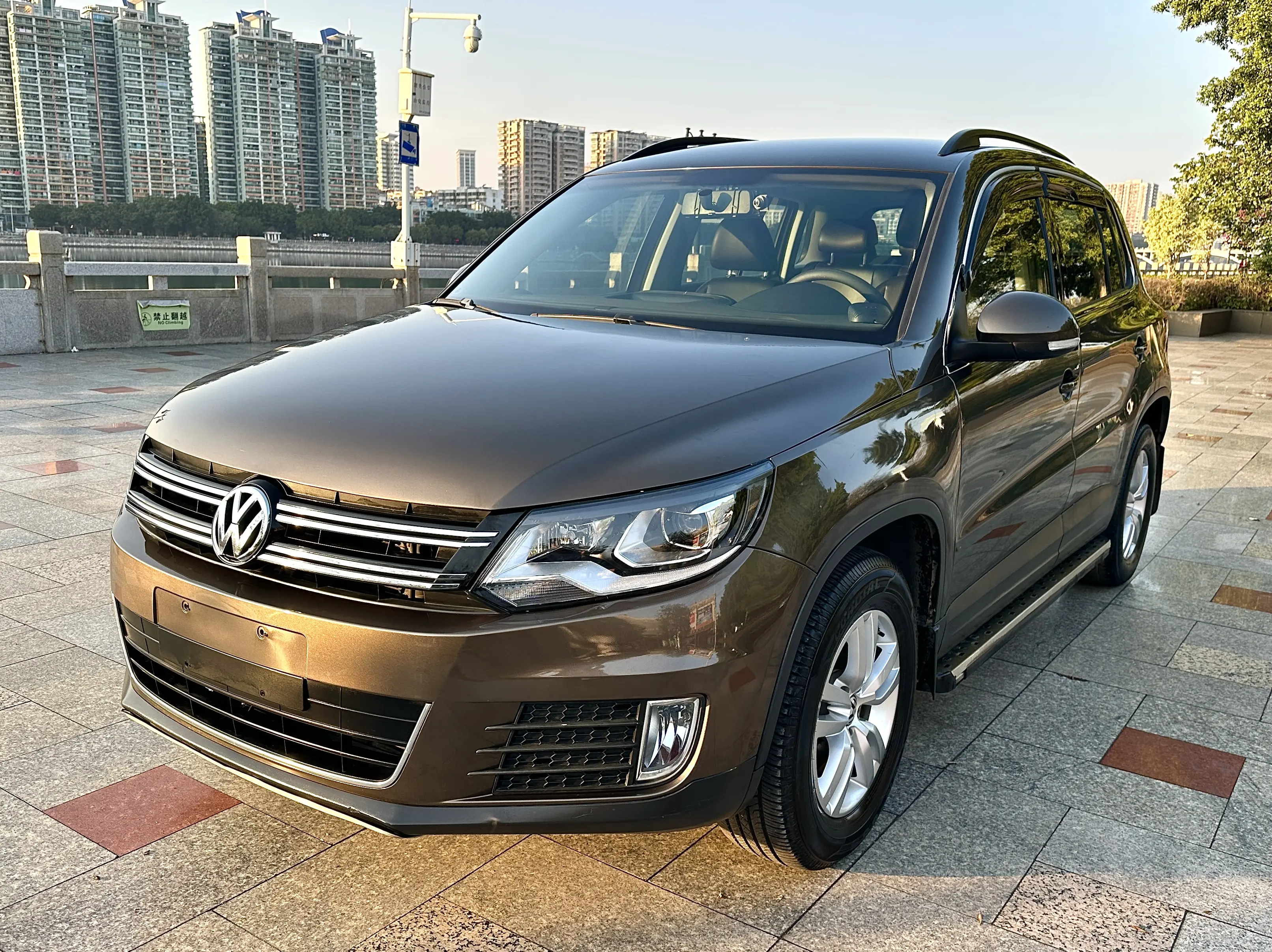 Volkswagen Tiguan  из Китая