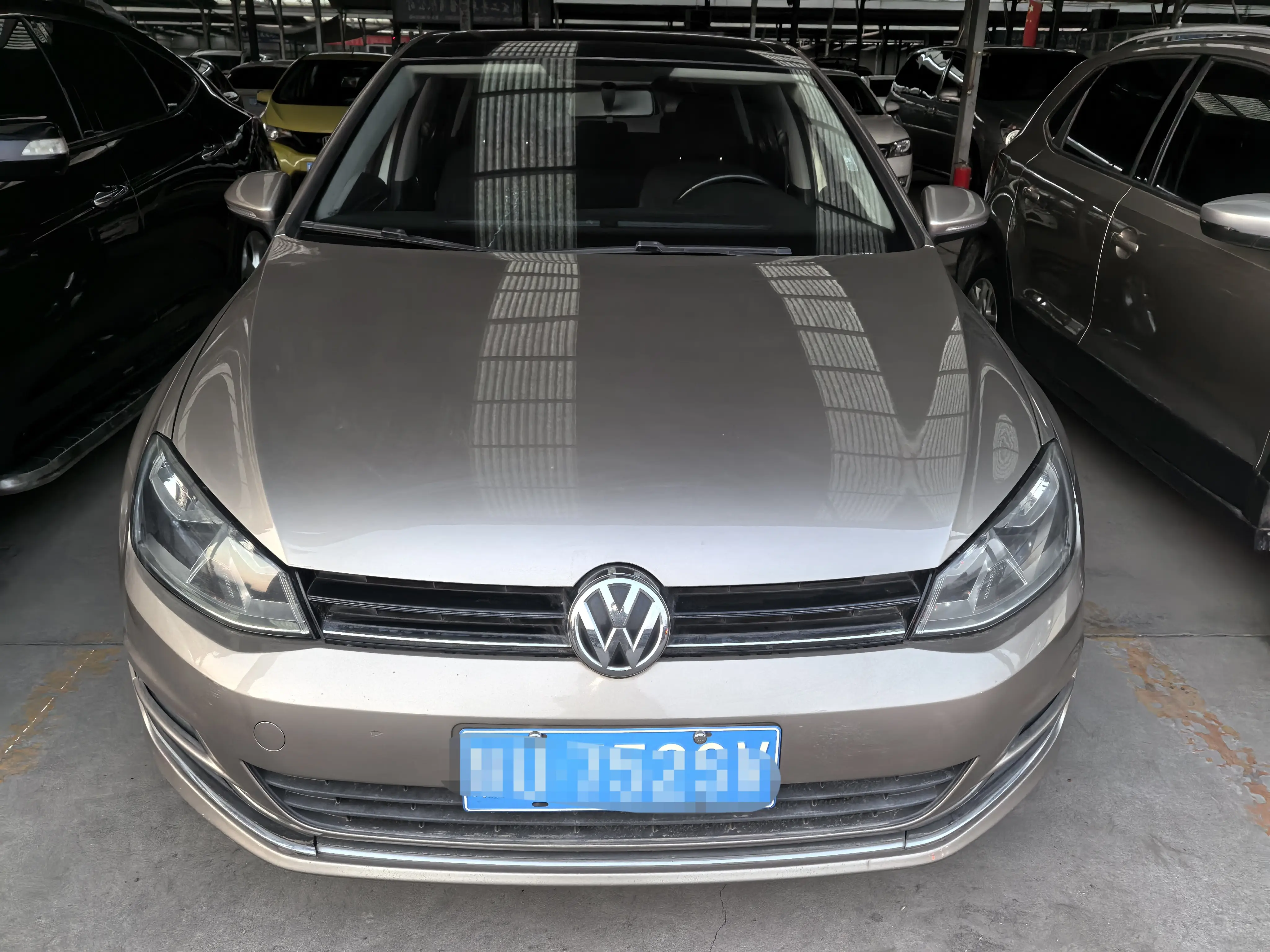 Volkswagen Golf  из Китая