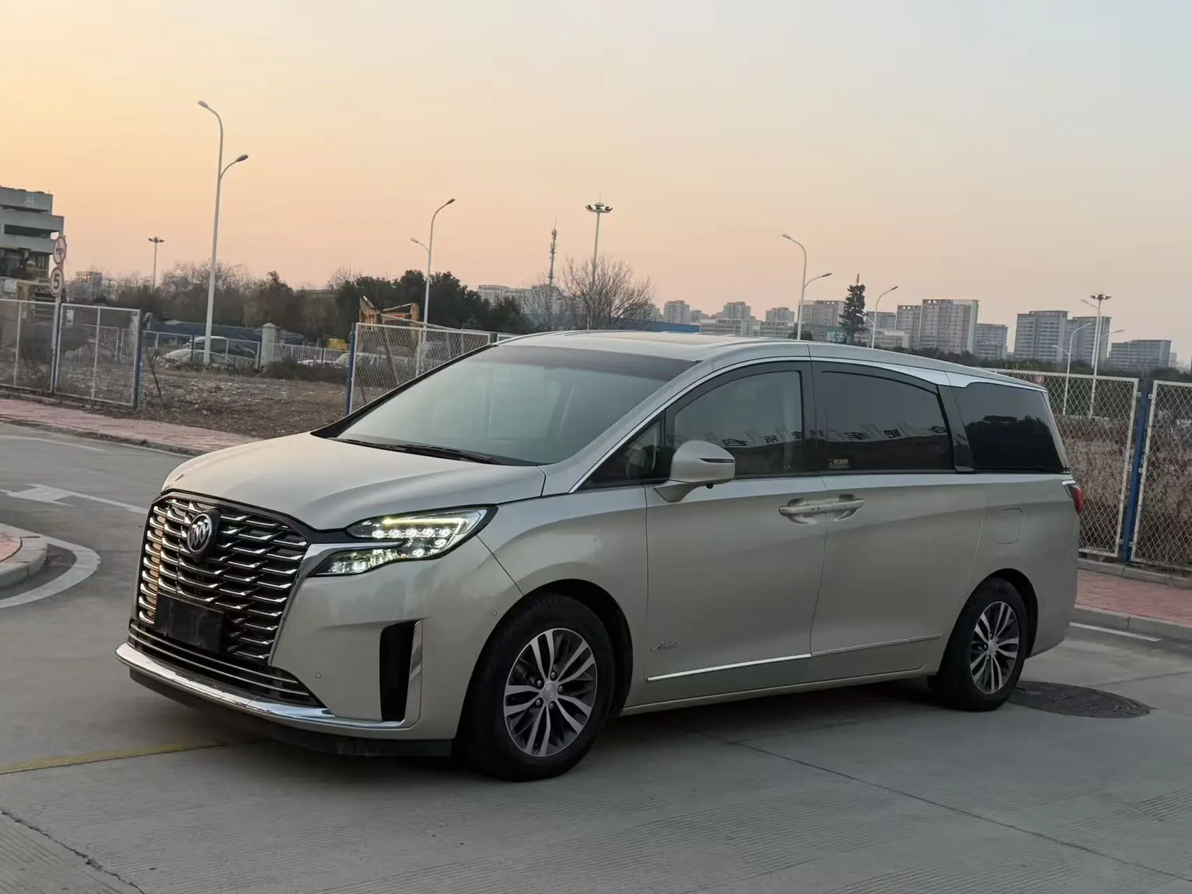 Buick GL8  из Китая