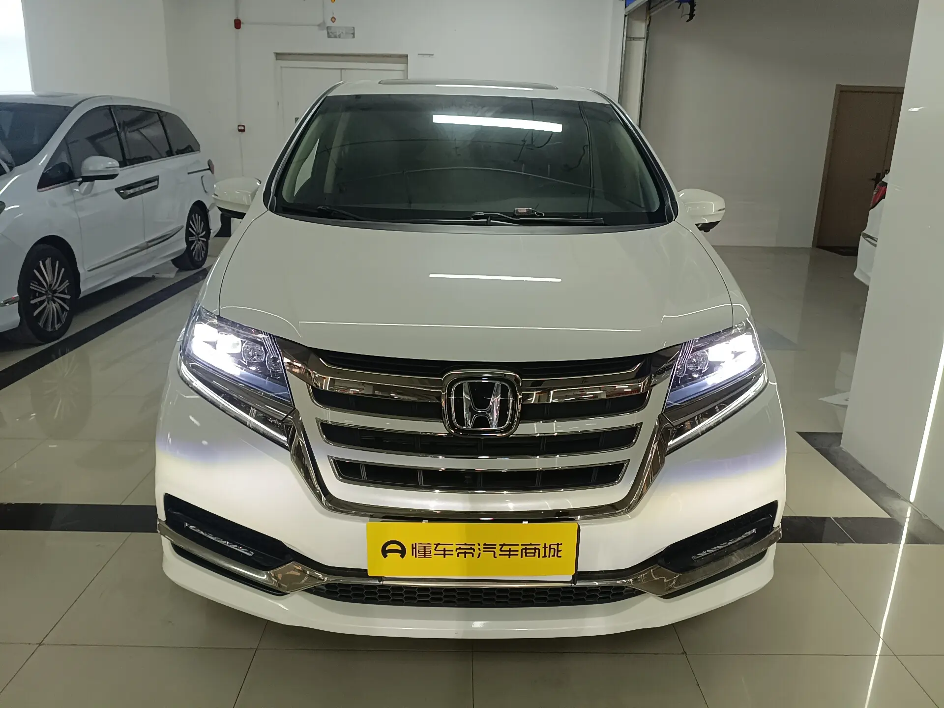 Honda Elysion (Alison)  из Китая