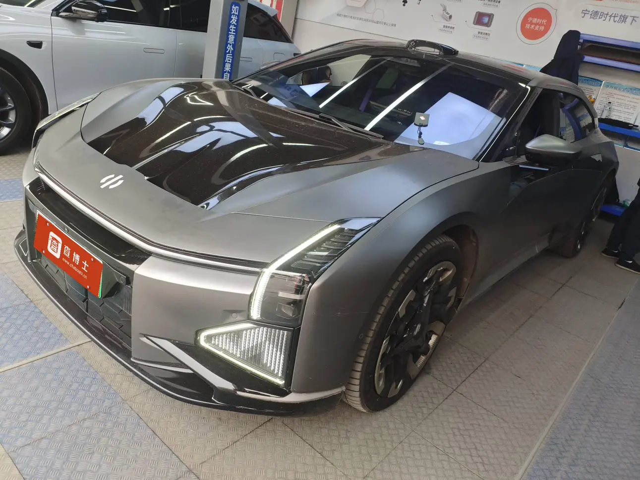 HiPhi Z  из Китая