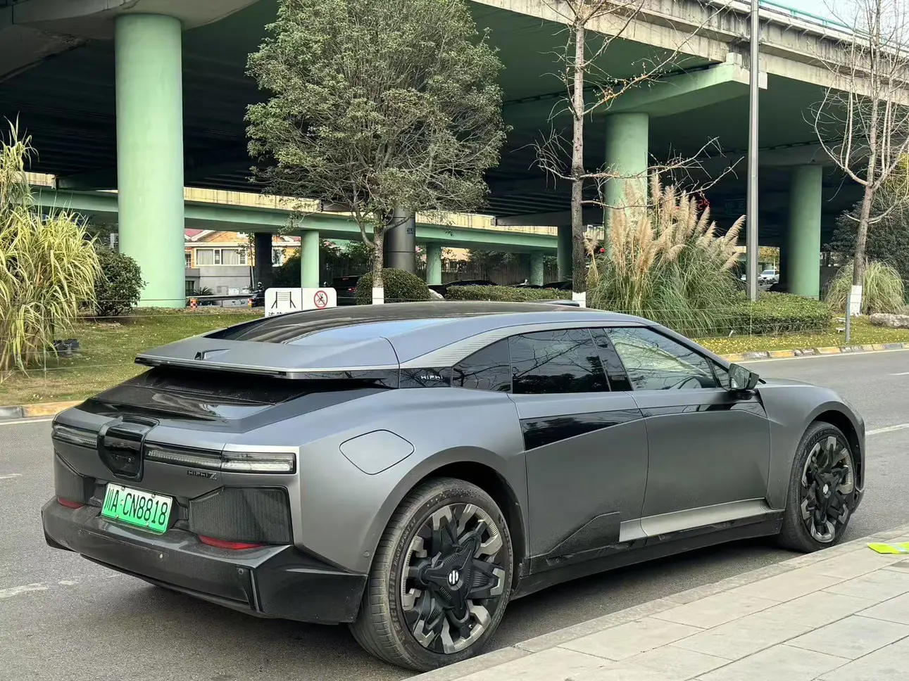 HiPhi Z  из Китая