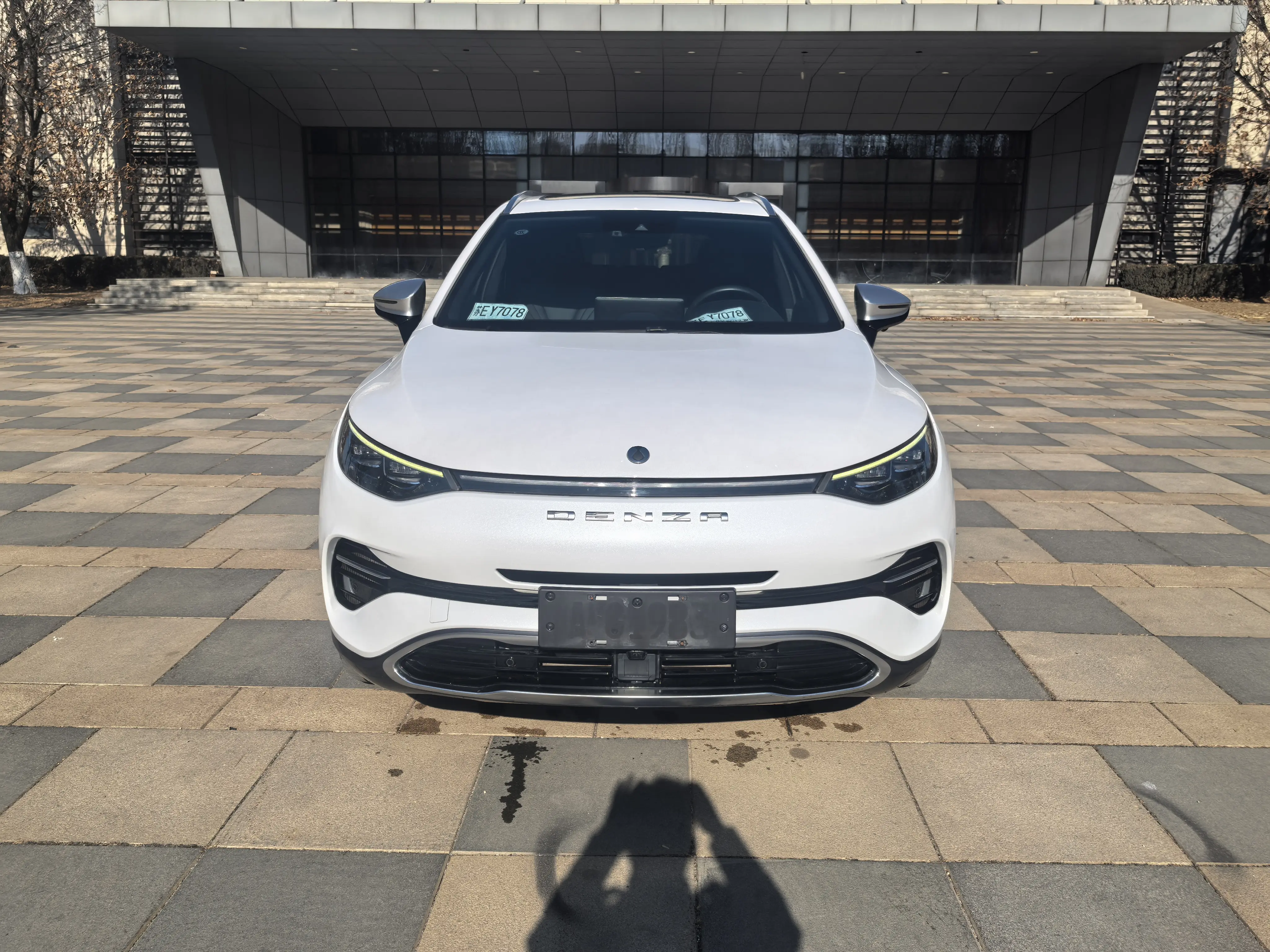 Denza X PHEV  из Китая