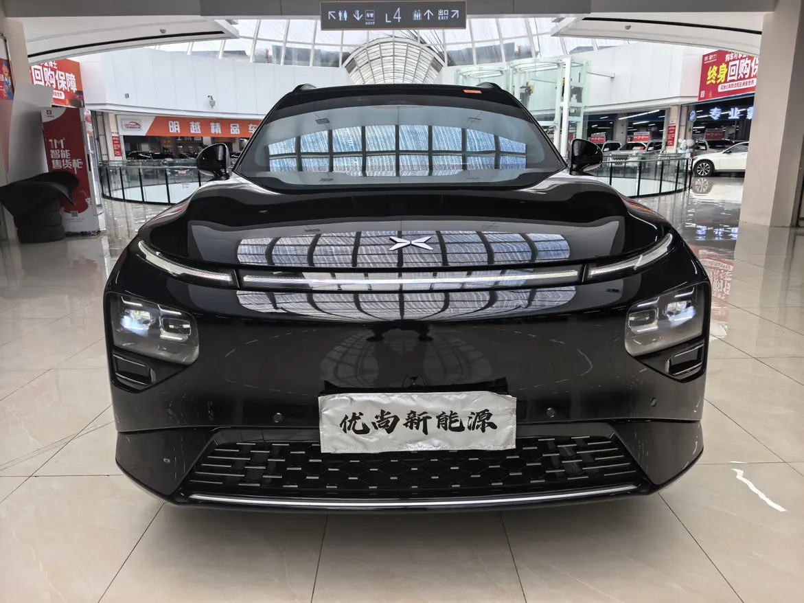 Xpeng G9  из Китая