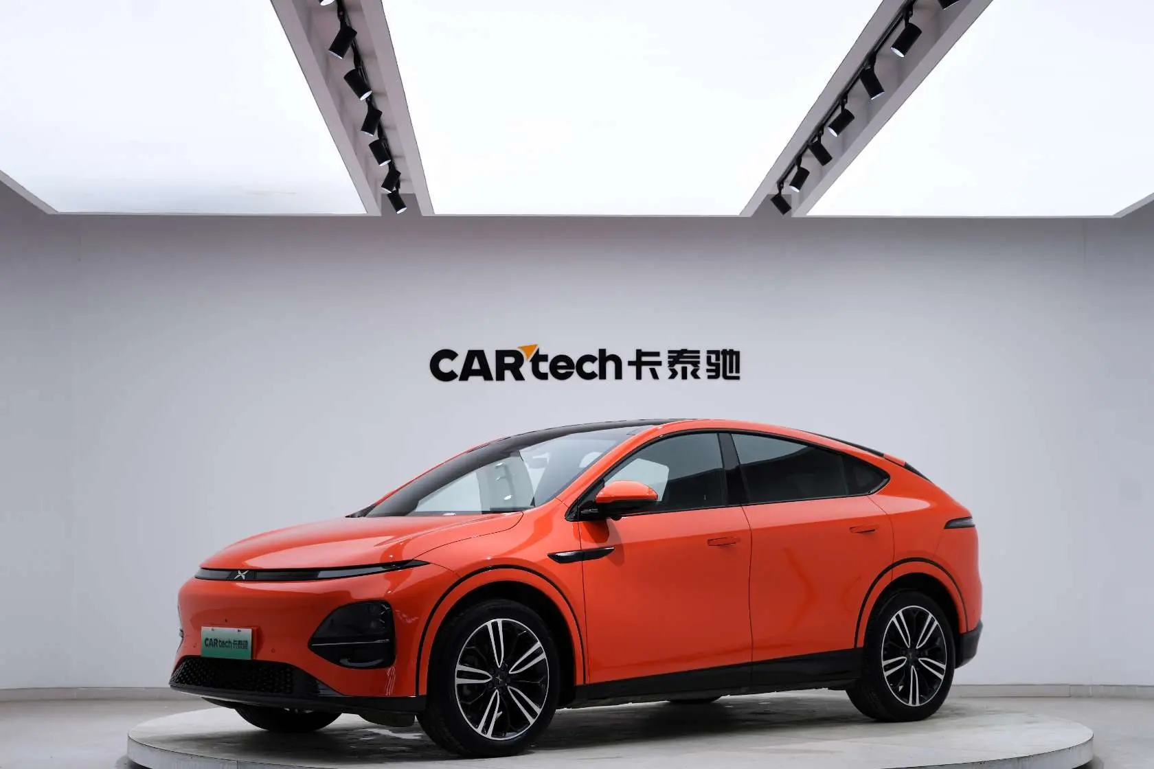 Xpeng G6  из Китая