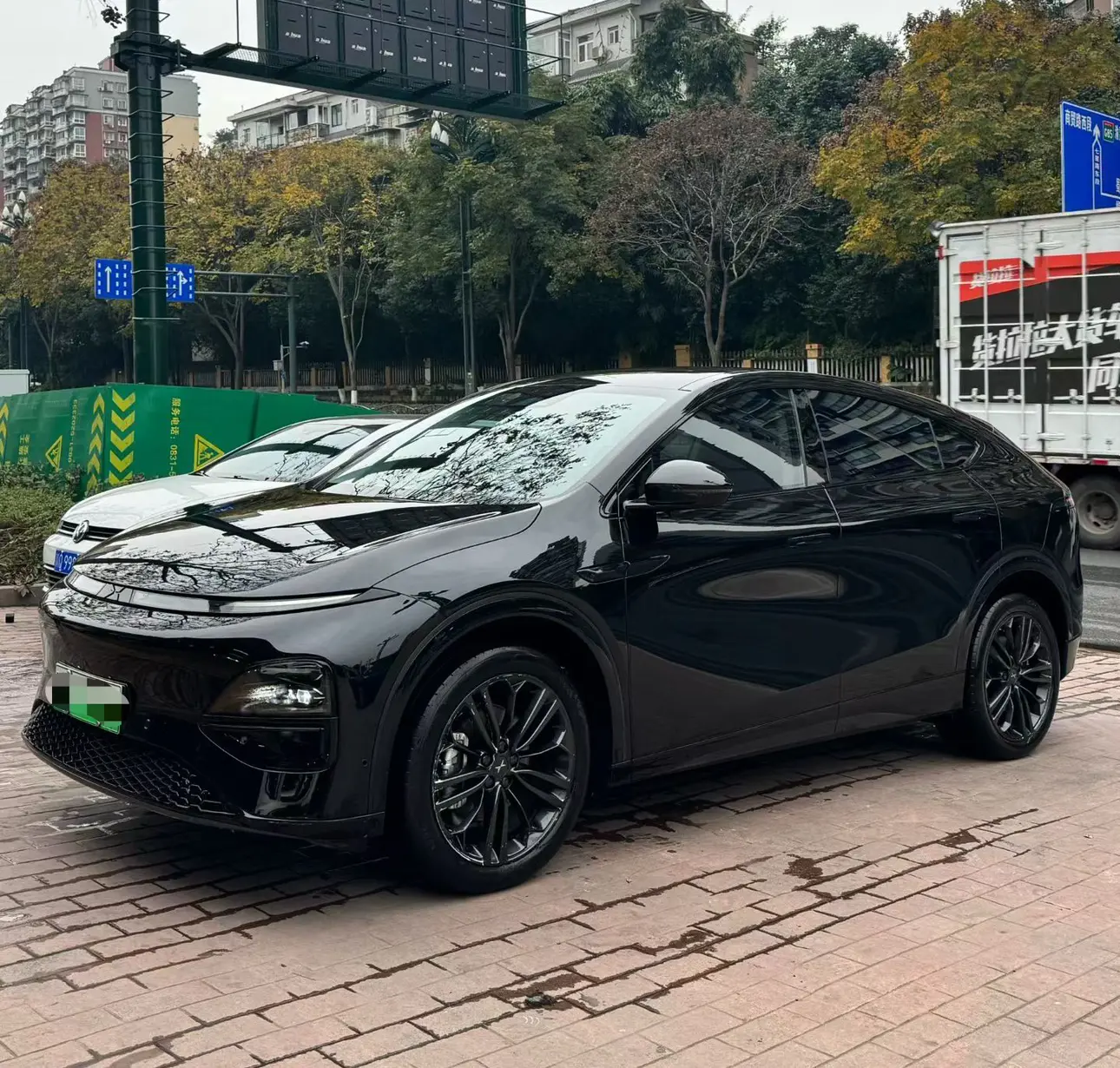 Xpeng G6  из Китая