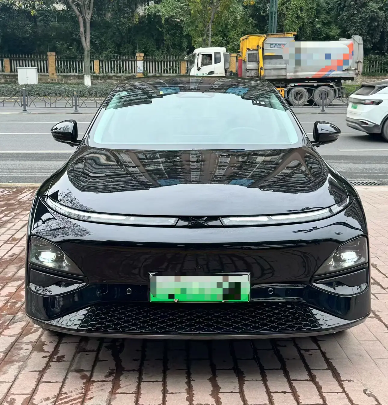 Xpeng G6  из Китая