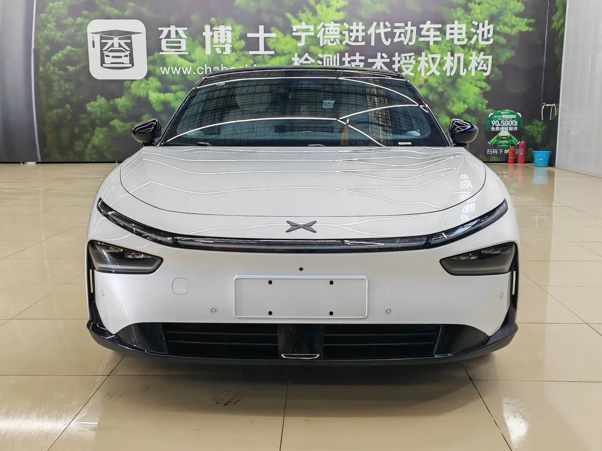 Xpeng P7+  из Китая