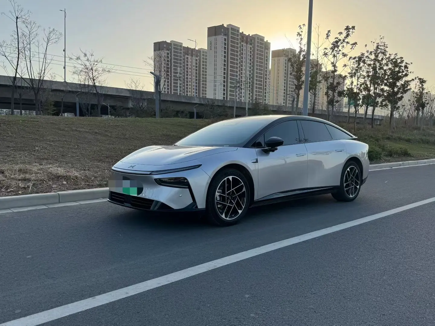 Xpeng P7+  из Китая