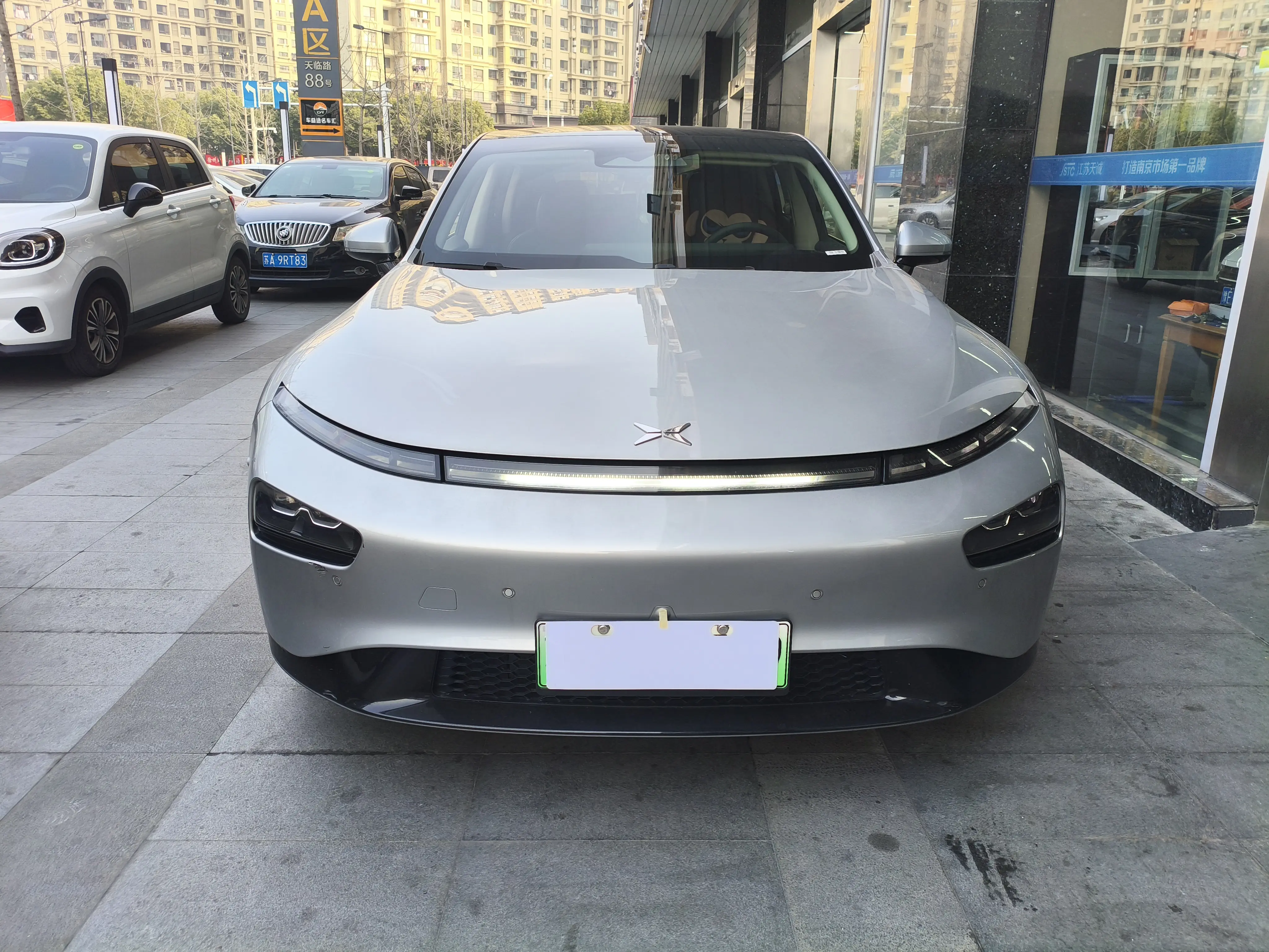 Xpeng P7  из Китая