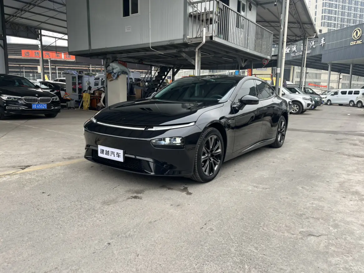 Xpeng P7  из Китая