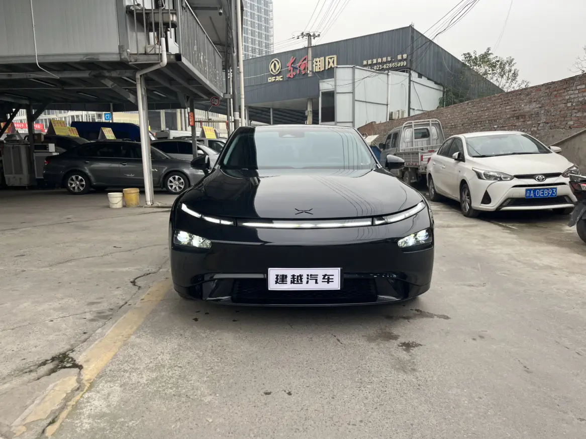 Xpeng P7  из Китая