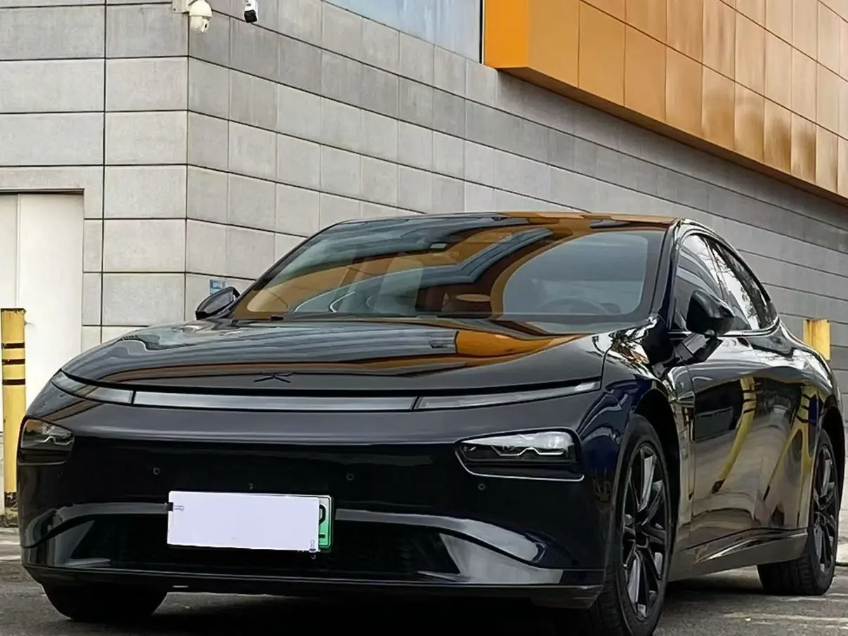 Xpeng P7  из Китая