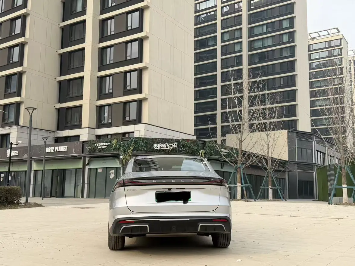 Geely Galaxy L6  из Китая