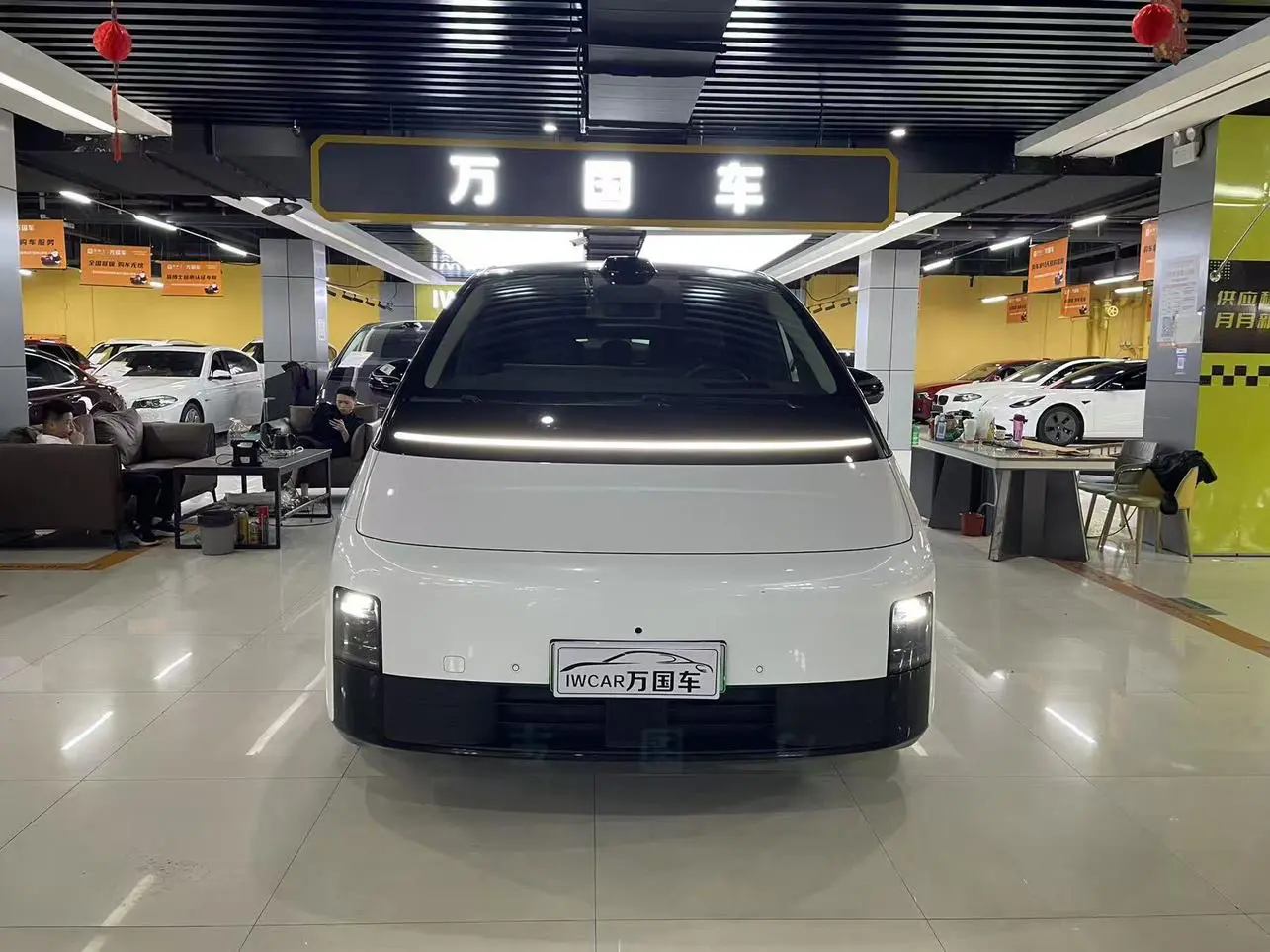 Li MEGA (Ideal MEGA)  из Китая